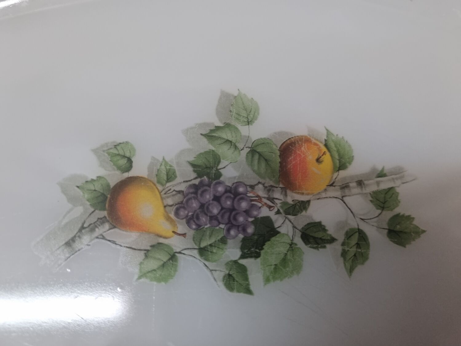 Arcopal fruit serving dish