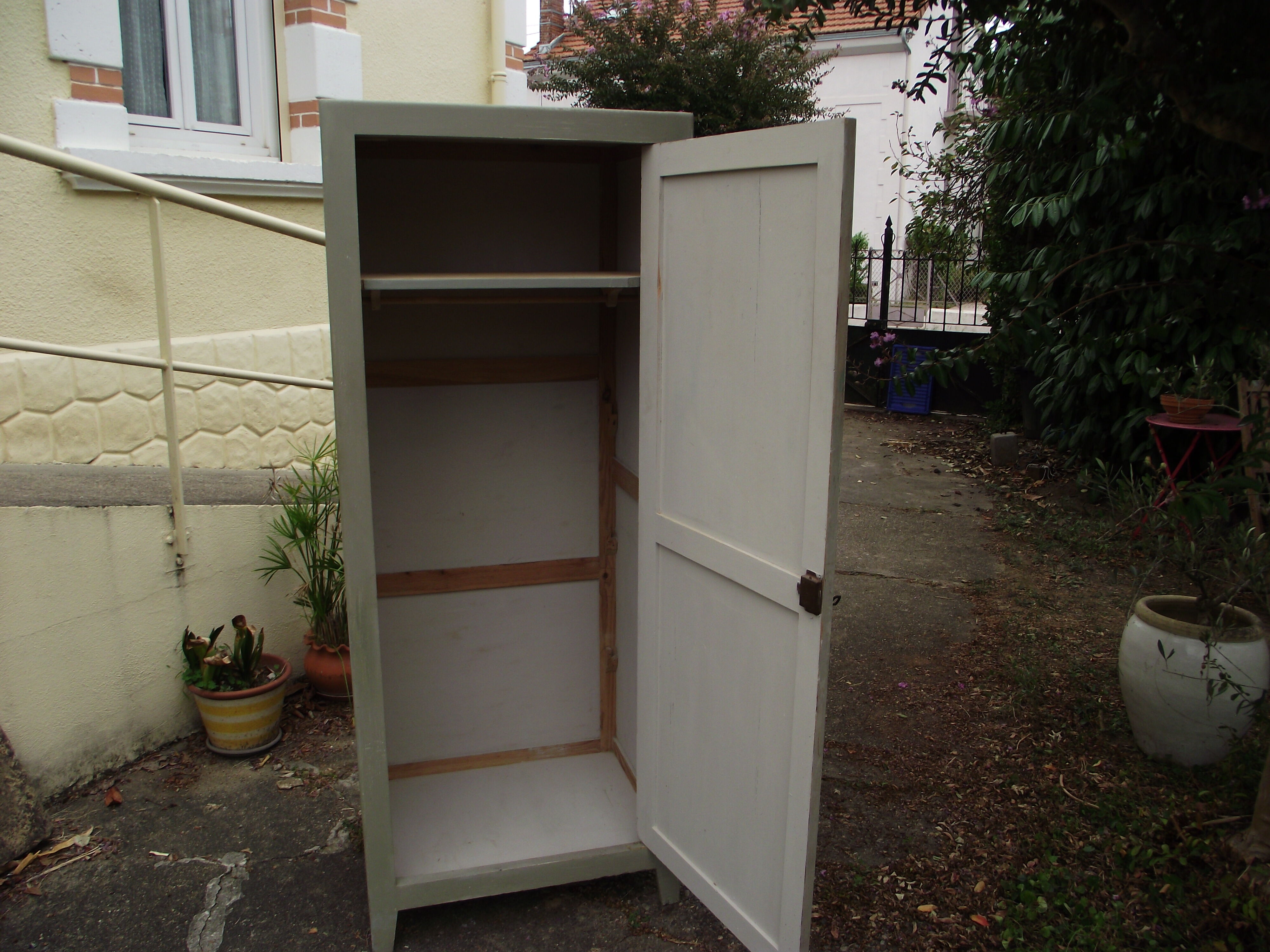 Parisian wardrobe one door