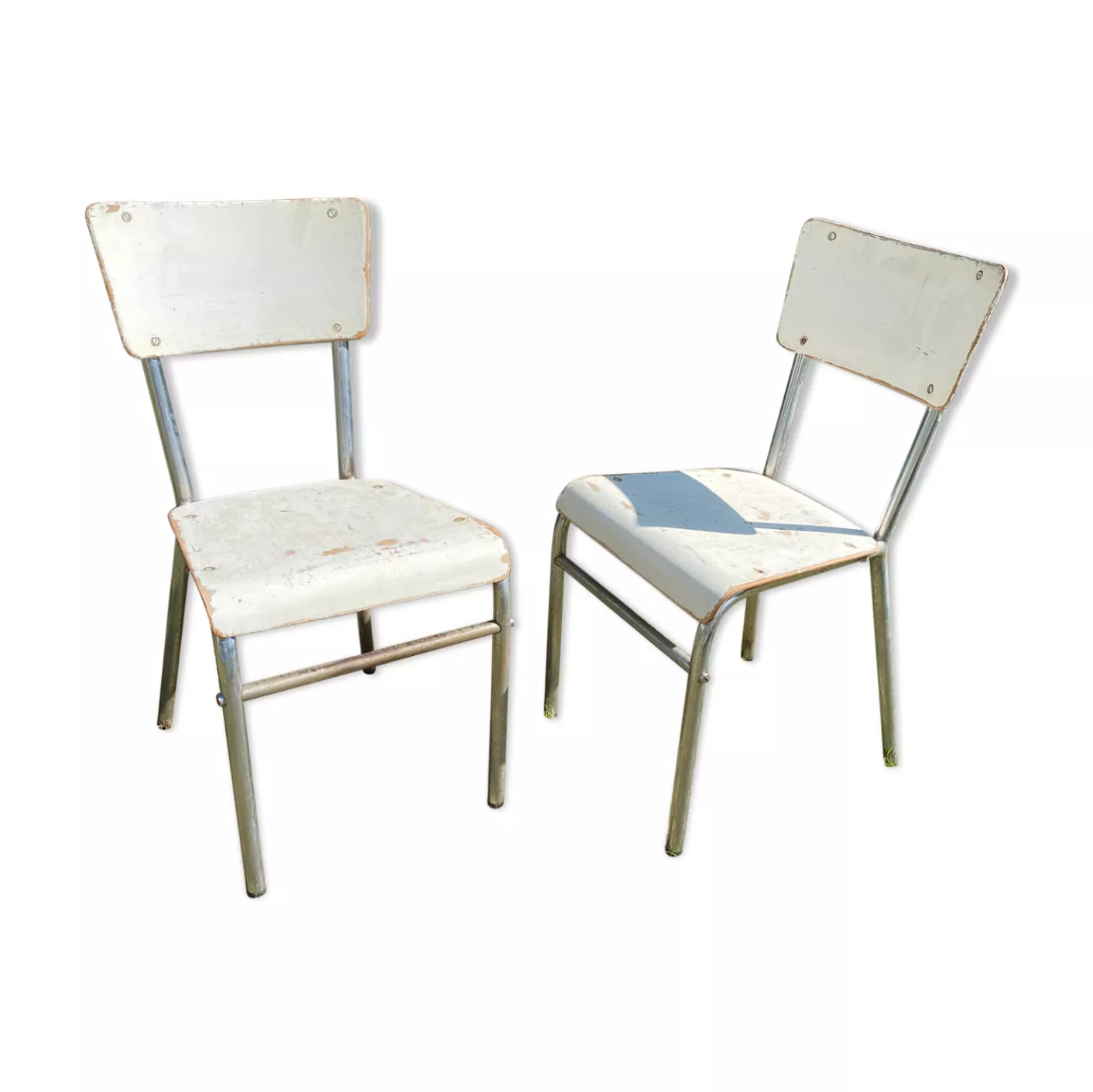 Pair of chairs in patinated white wood and metal structure