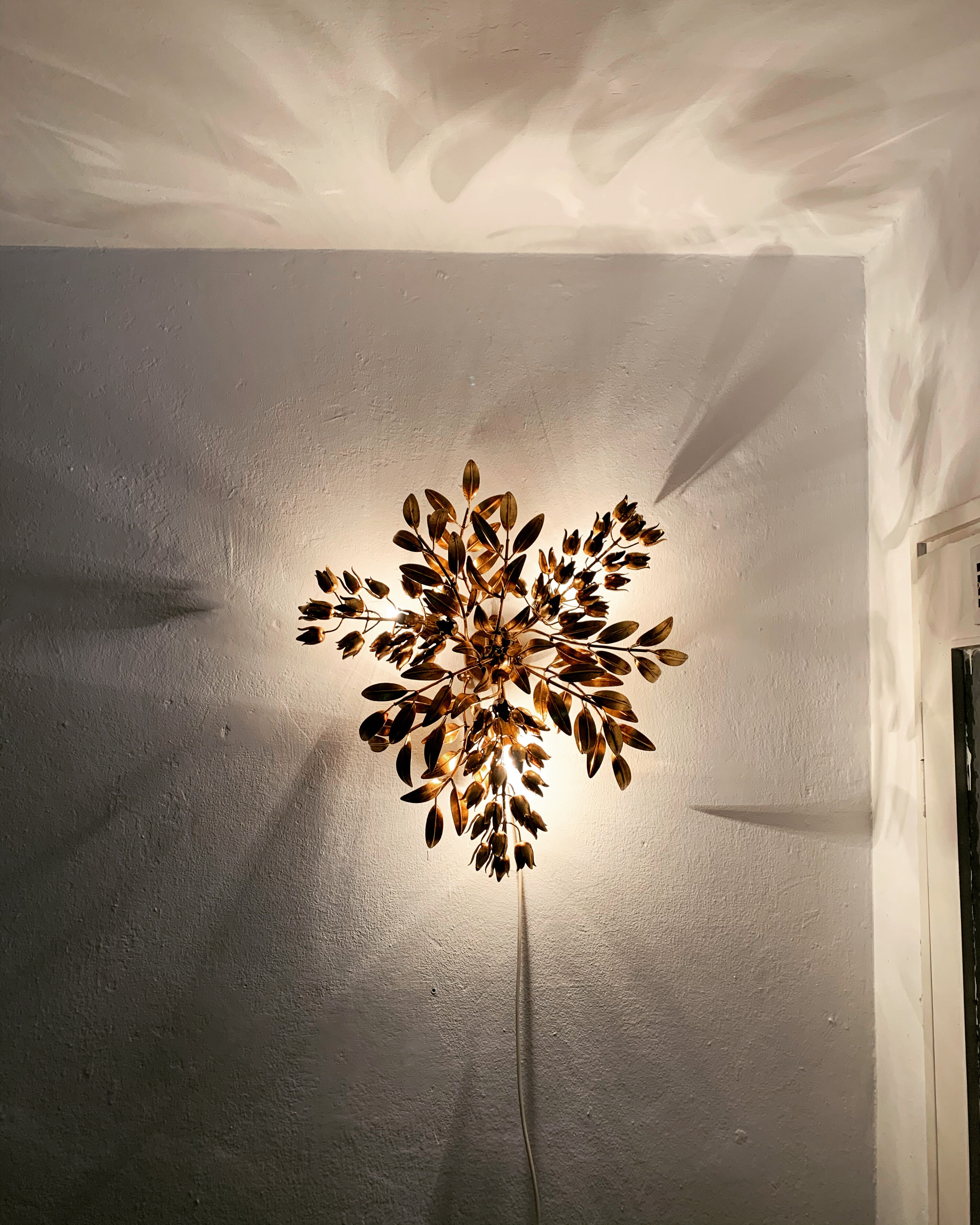 Gilded Italian Hollywood Regency metal wall lamp or flush light by Hans Kögl