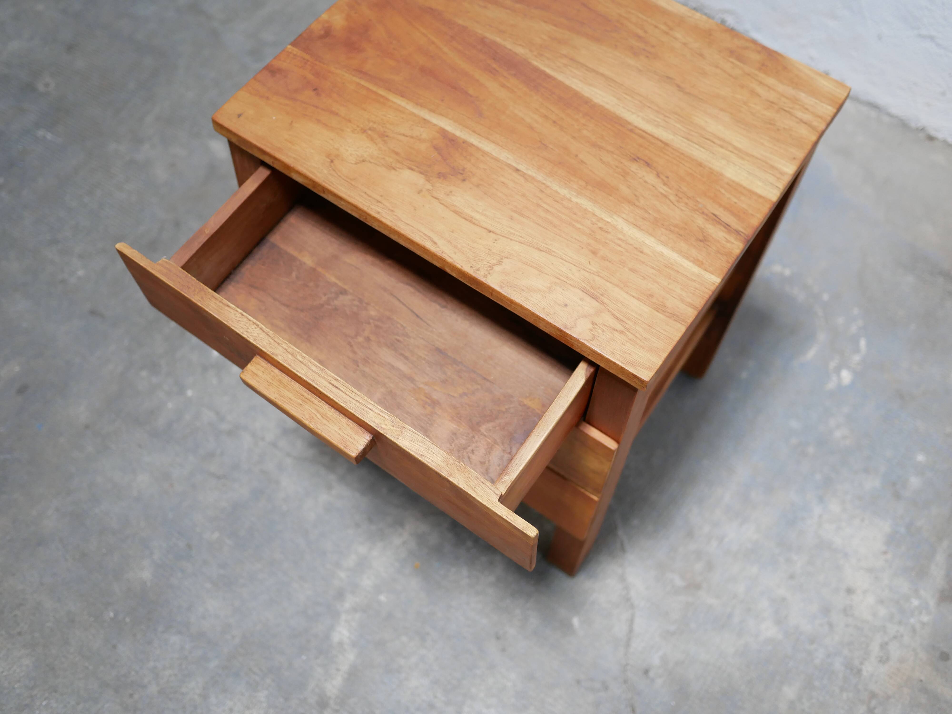 Meuble d'appoint chevet vintage en bois