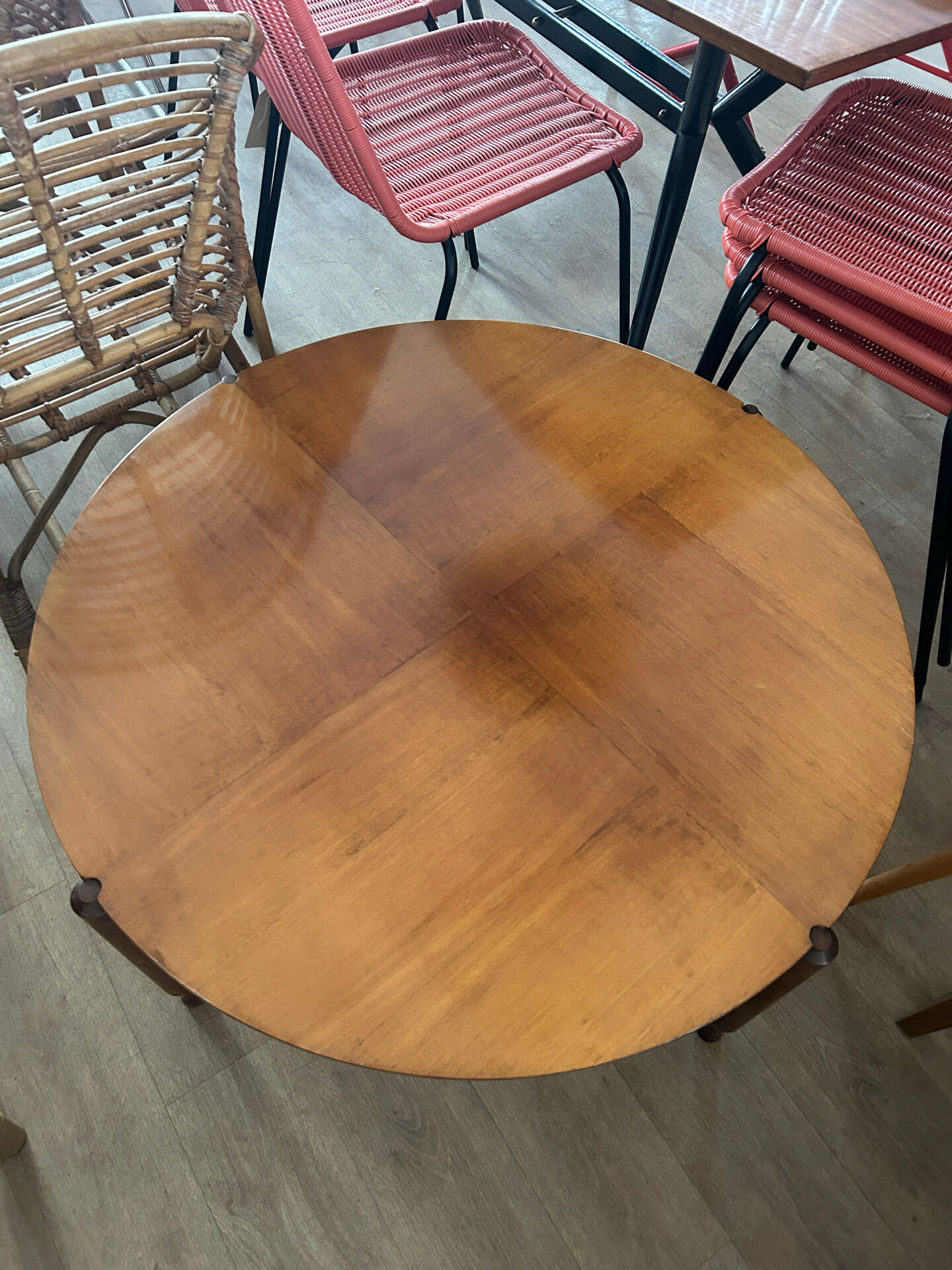 Table basse italienne ronde
