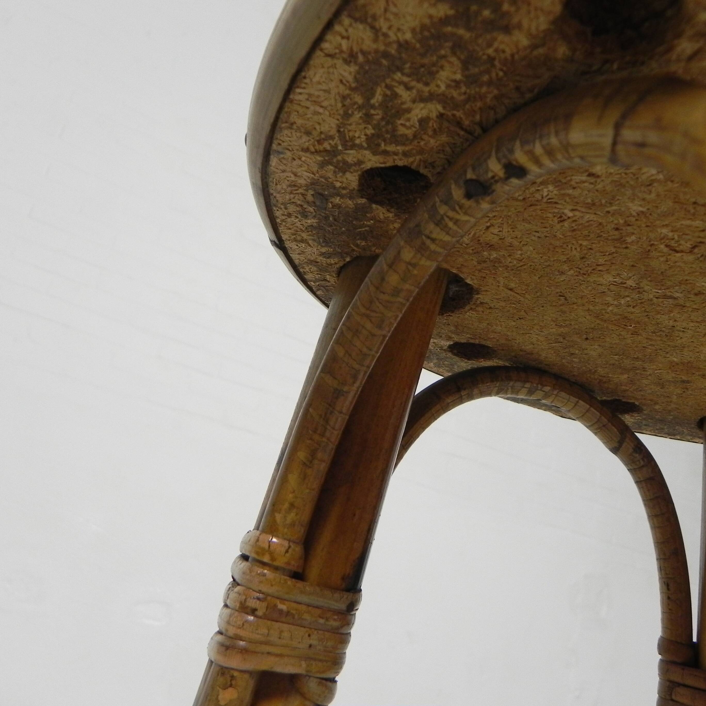 Tabouret de bar en bambou avec assise en simili-cuir imprimé vache, années 1950
