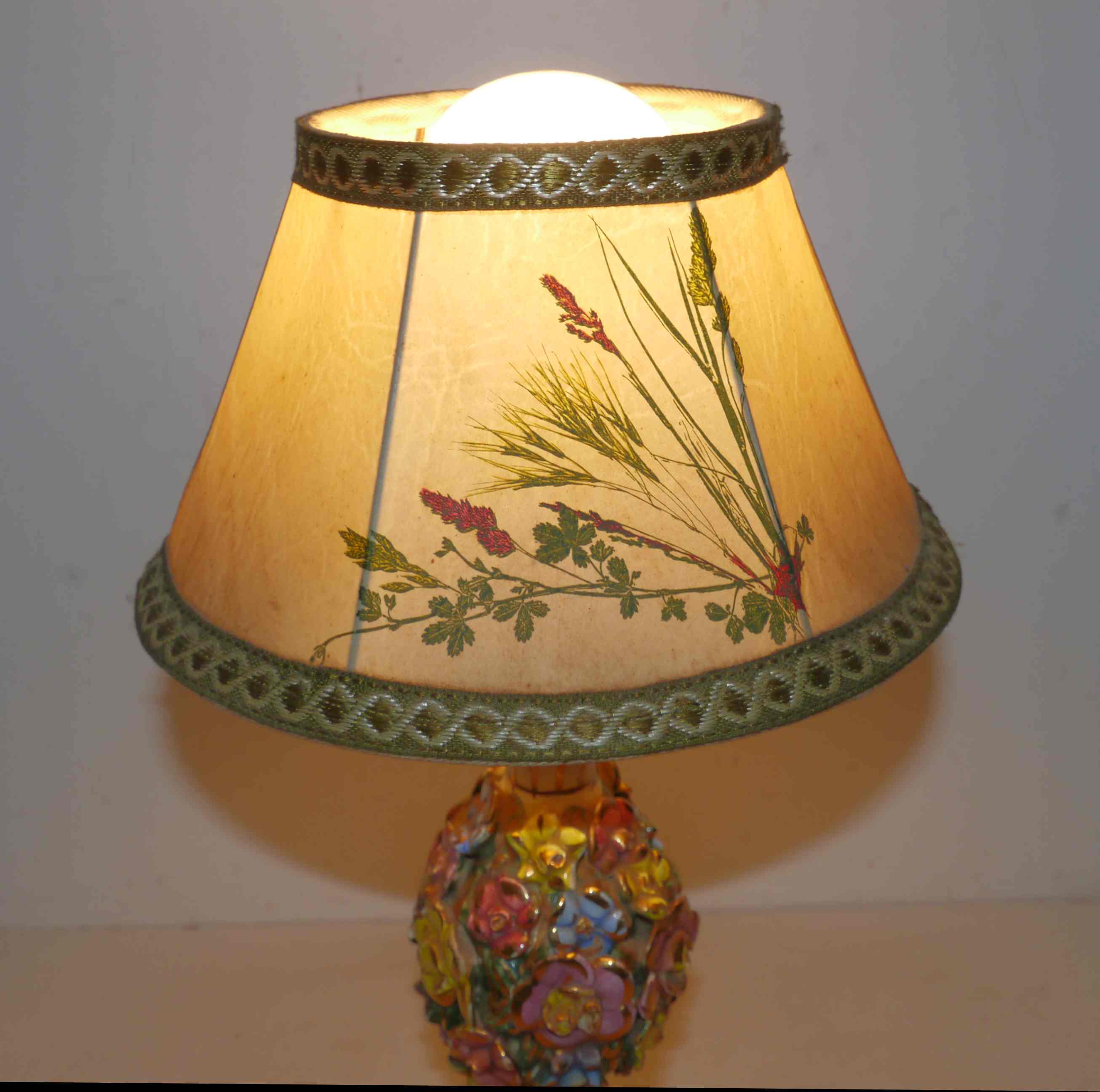 Lamp or night light bronze and ceramic glazed flowers