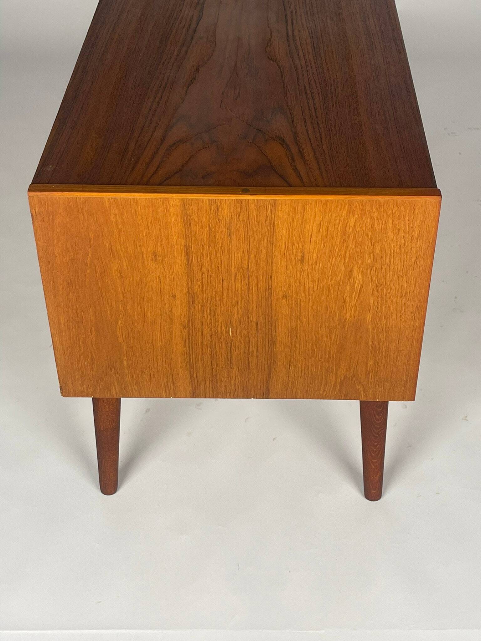 Commode scandinave en teck année 60
