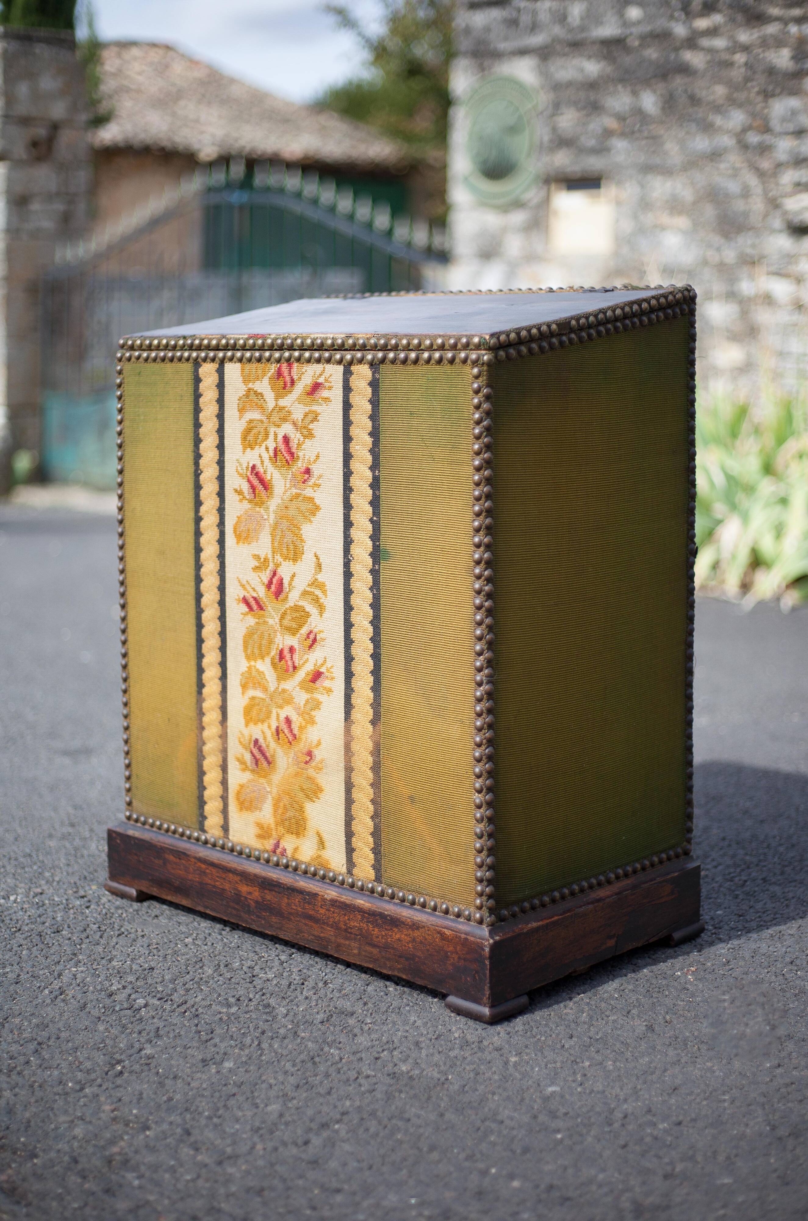 Napoleon III upholstered wooden chest, storage chest, interior decoration