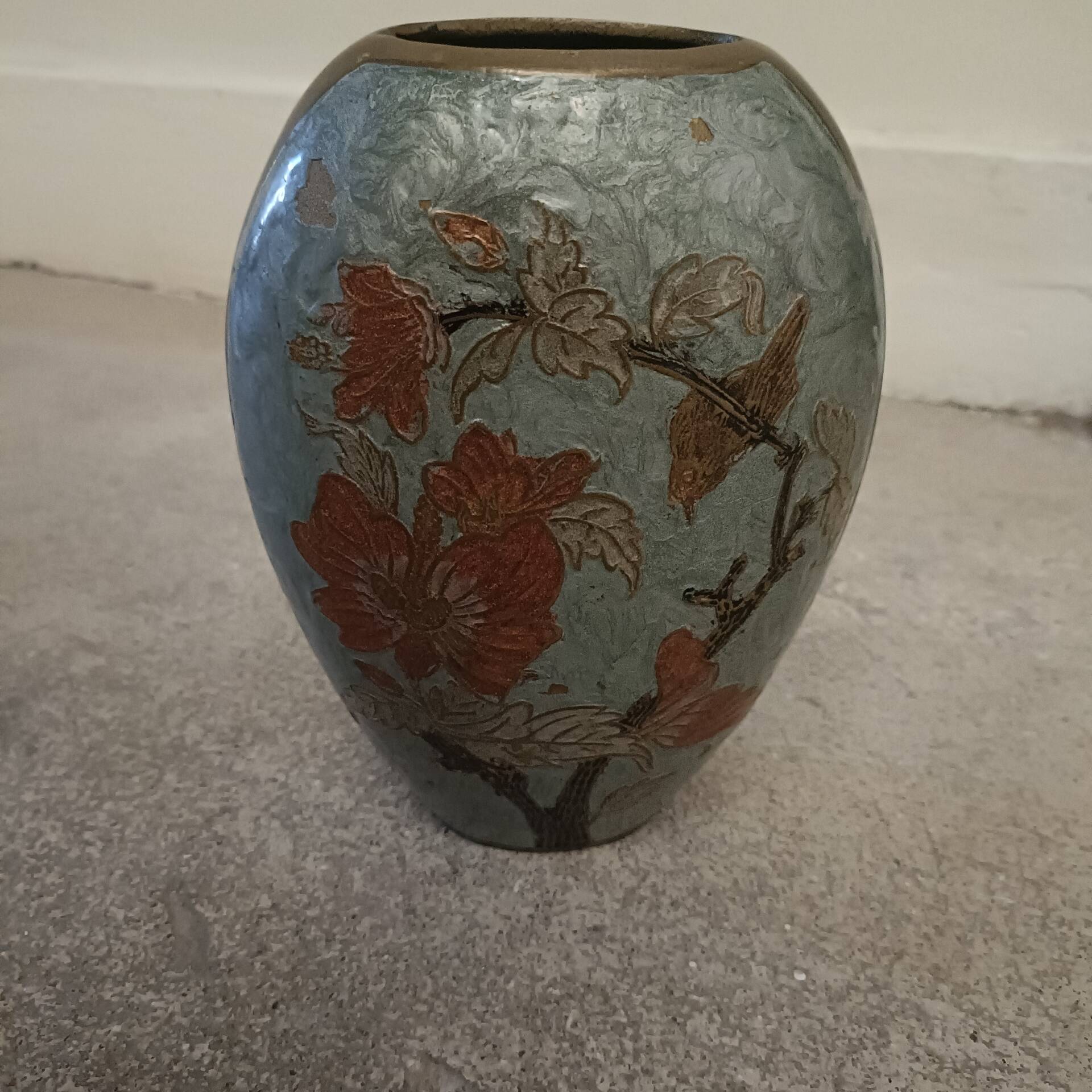 Vase ovale laiton et émail cloisonné