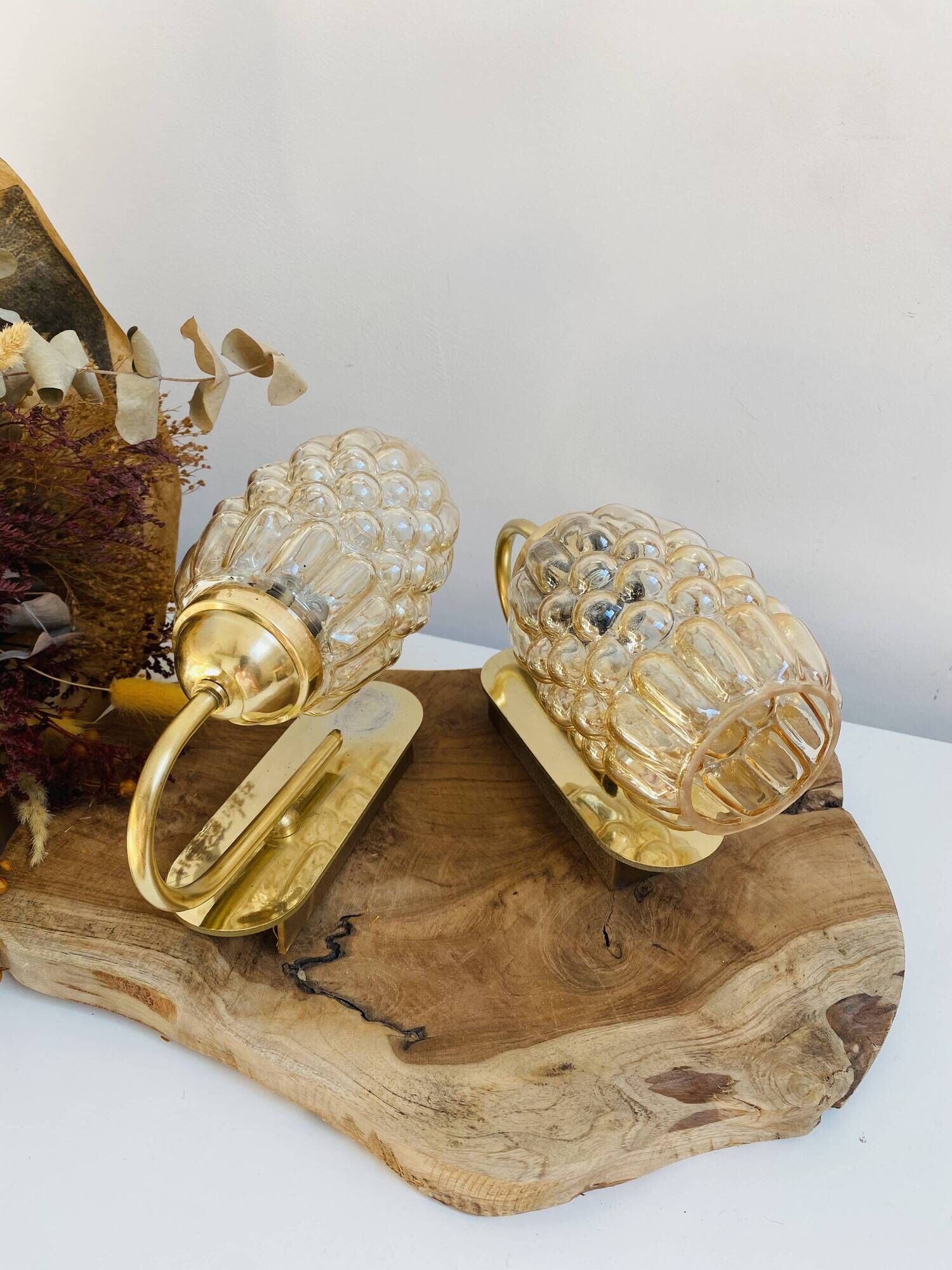 Pair of wall lights in brass and moulded bubble glass, style Helena Tynell.