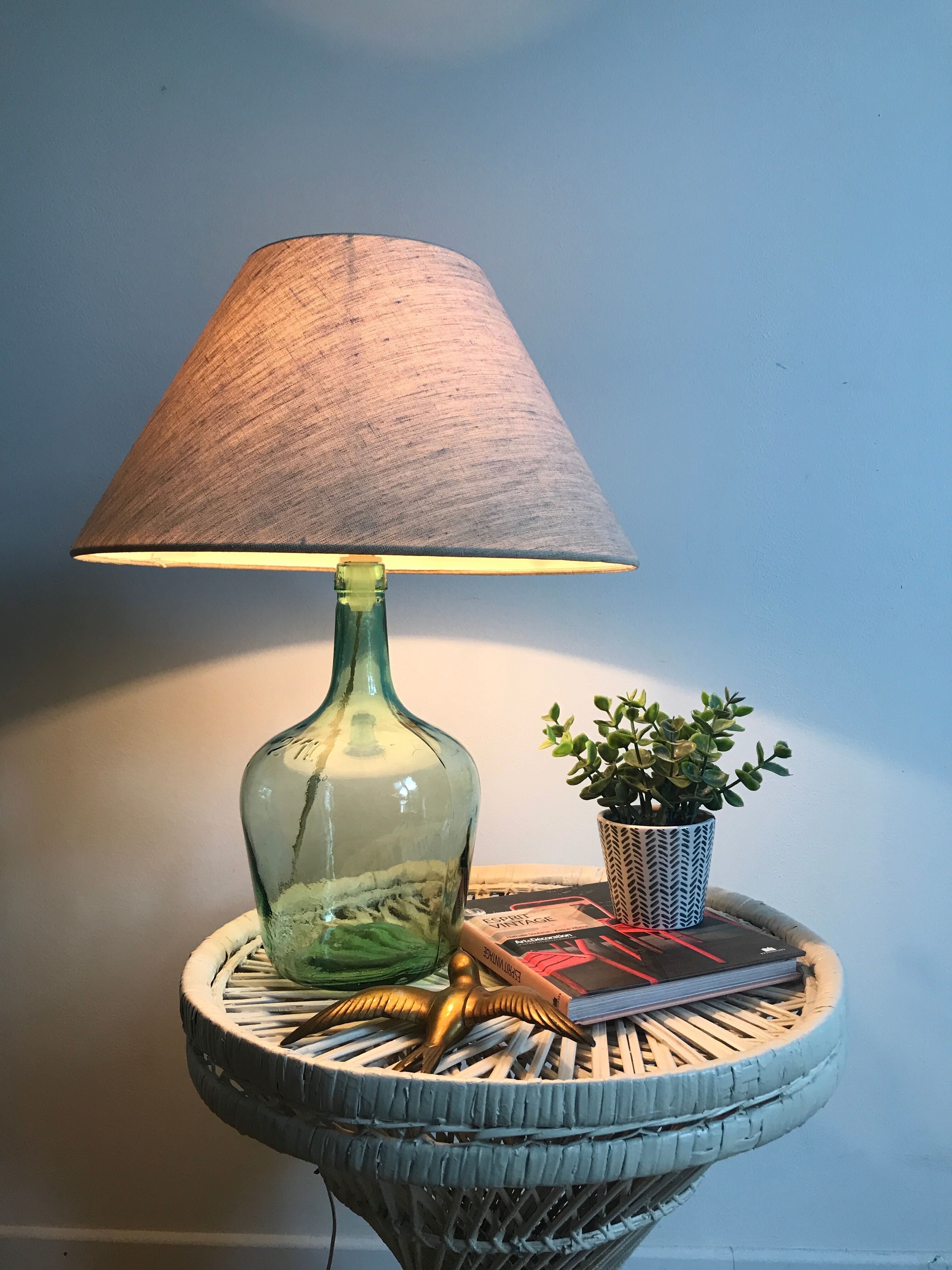 Table lamp