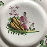 Old earthenware dish with Chinese decoration, 19th century