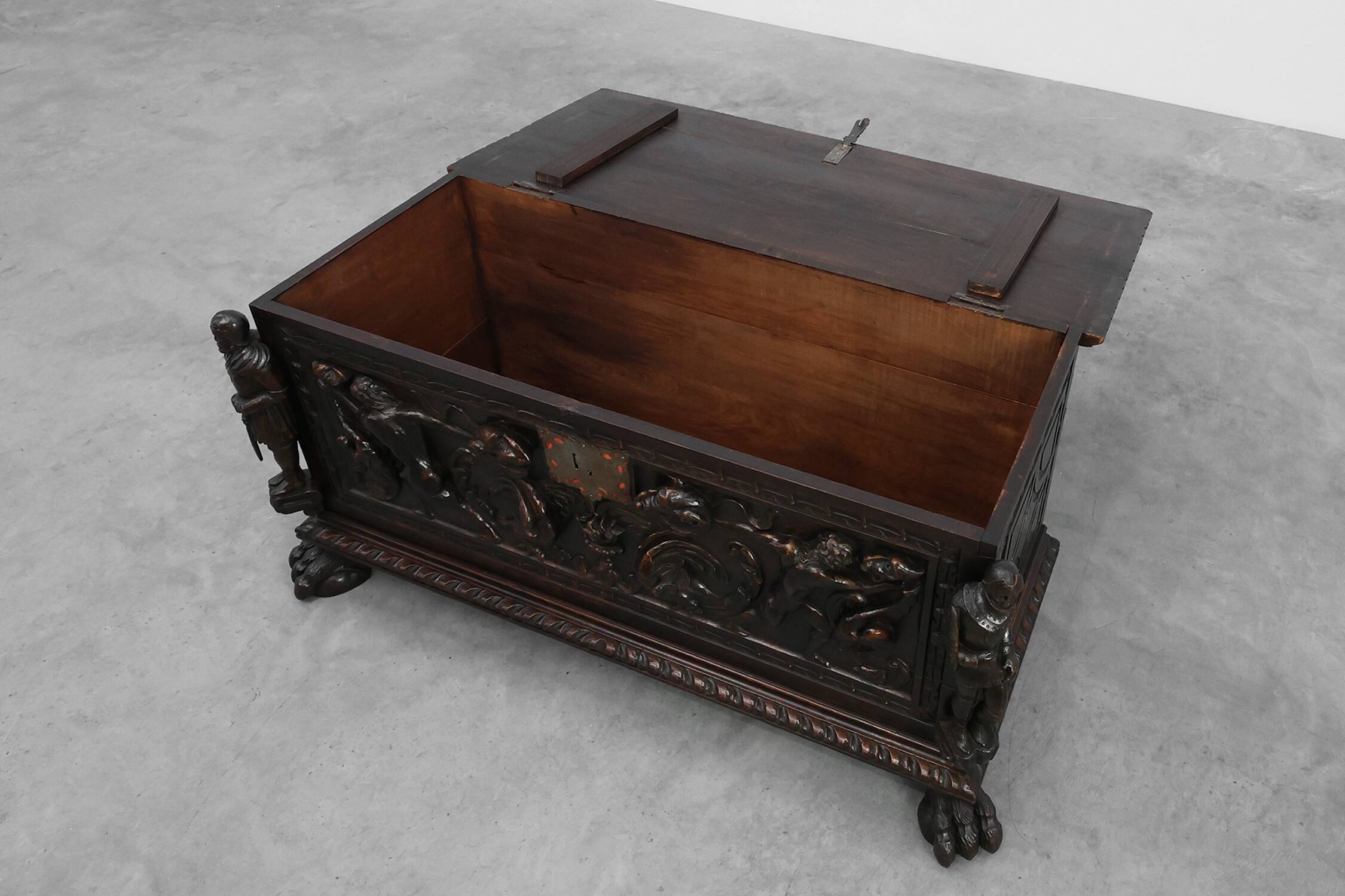 French Neo‑Renaissance Oak Blanket Chest, 19th Century