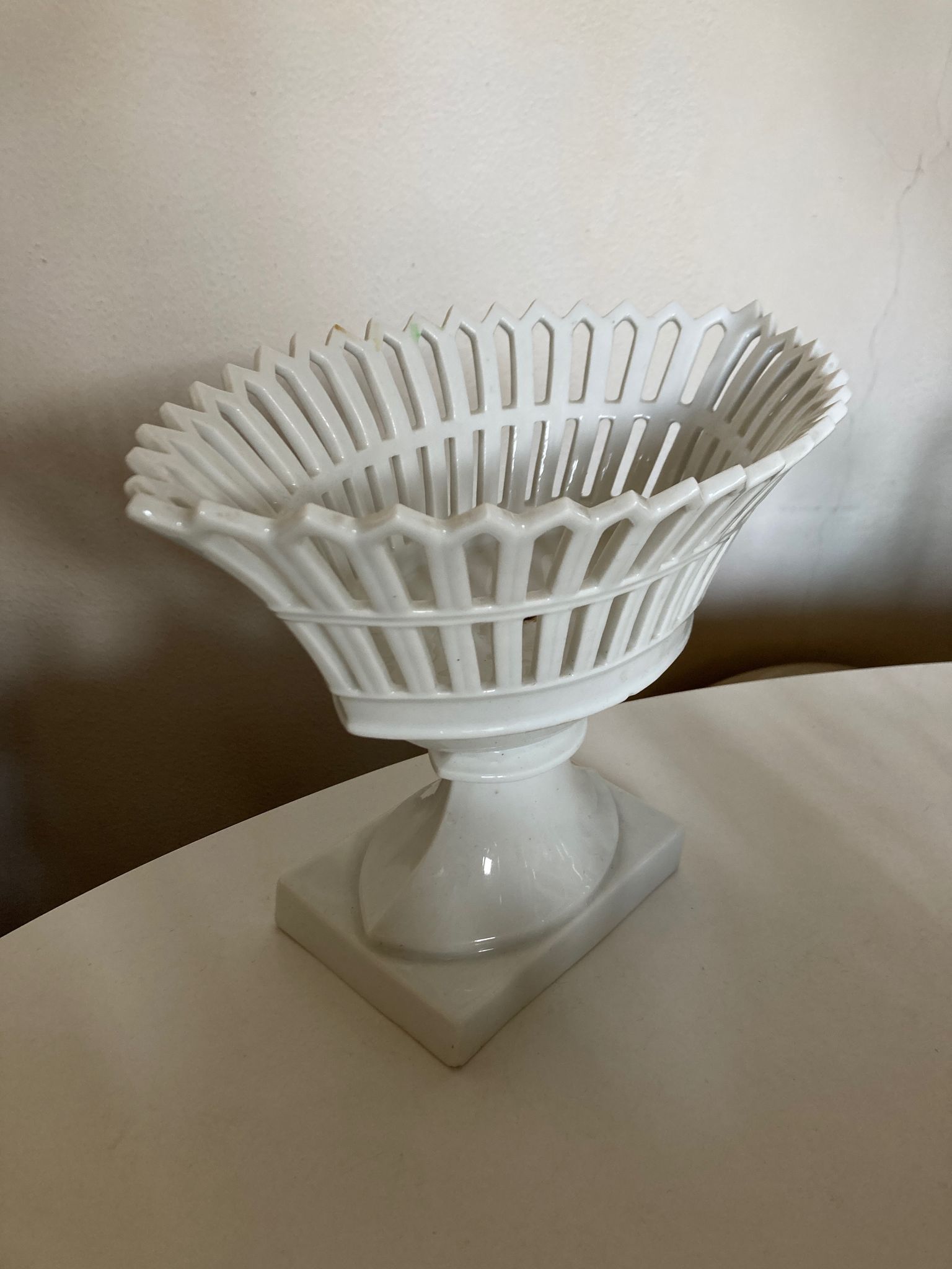 Produit BHV Coupe navette ajourée Louis Philippe