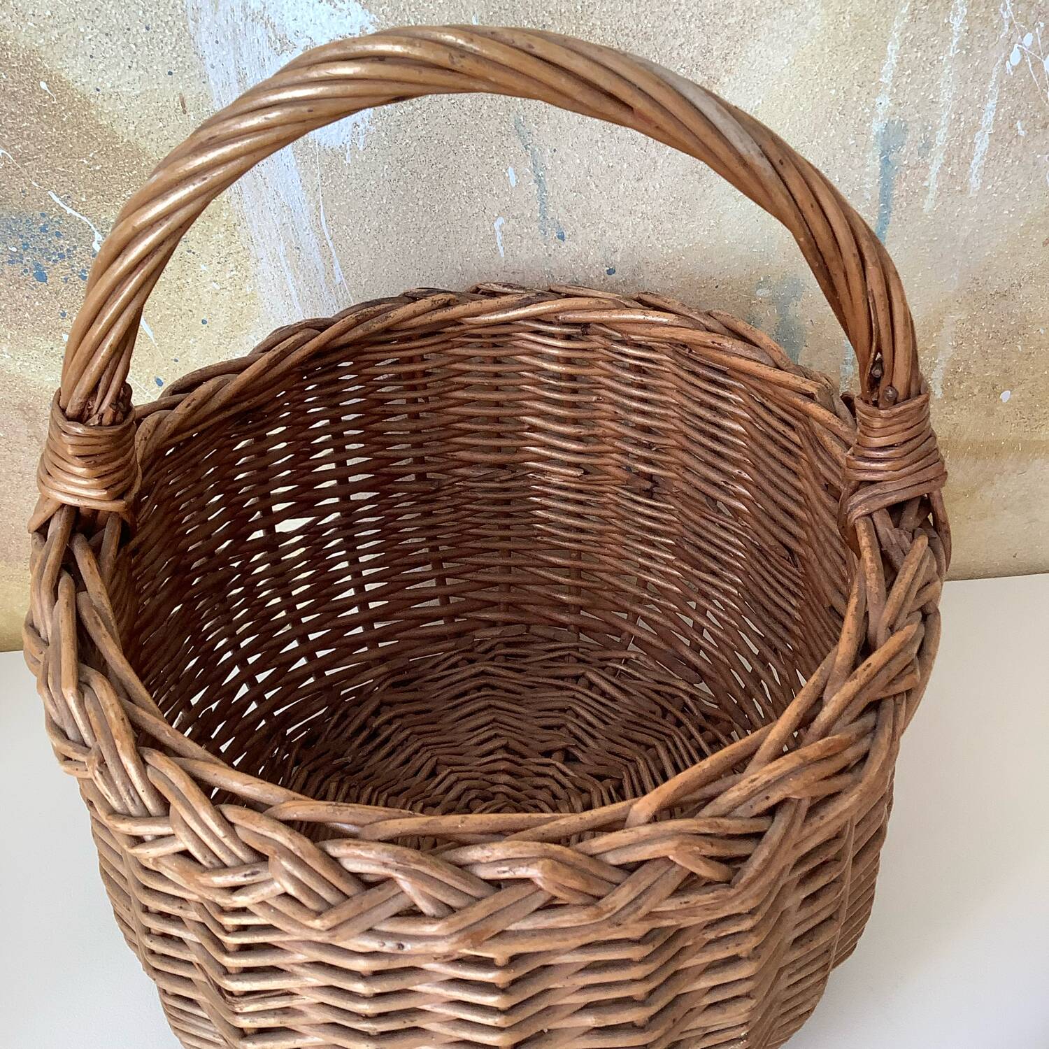 Small round basket