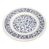 Cheese plate with floral decoration