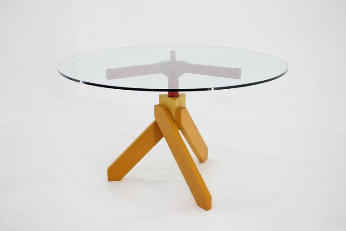 Italian Postmodern Adjustable "Screw" Dining Table and Four Stools in the Style