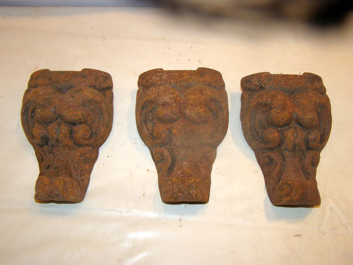 3 old cast iron bathtub legs height 14cm