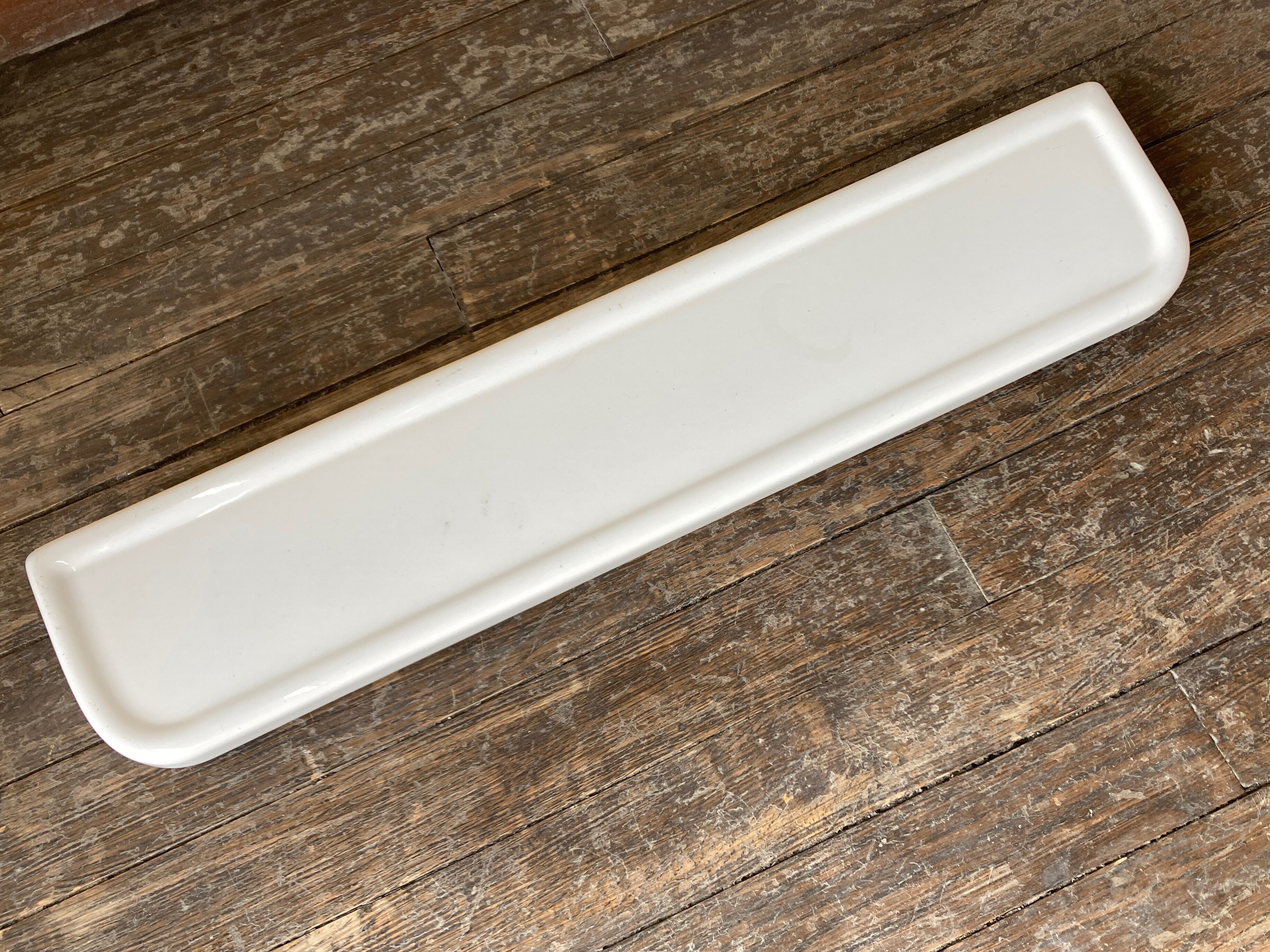 Bathroom shelf white porcelain sink shelf