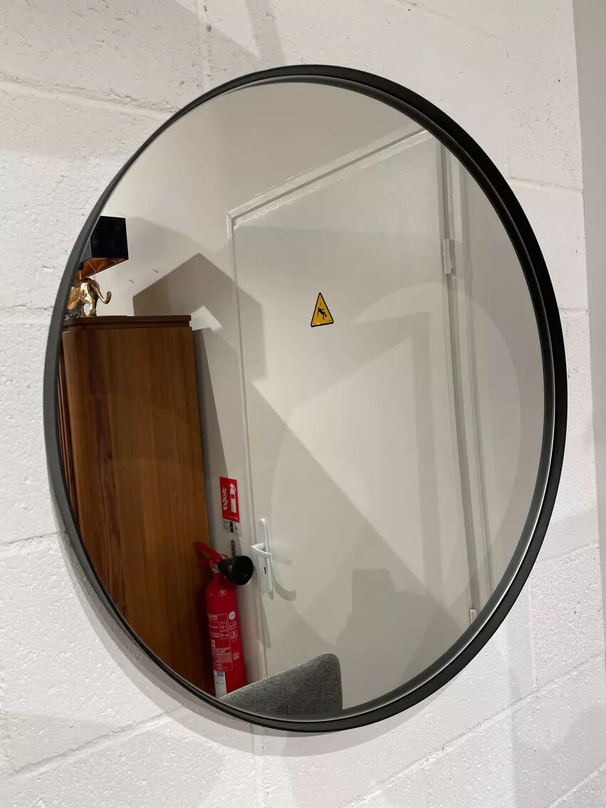 Round mirror 75cm diameter black outline