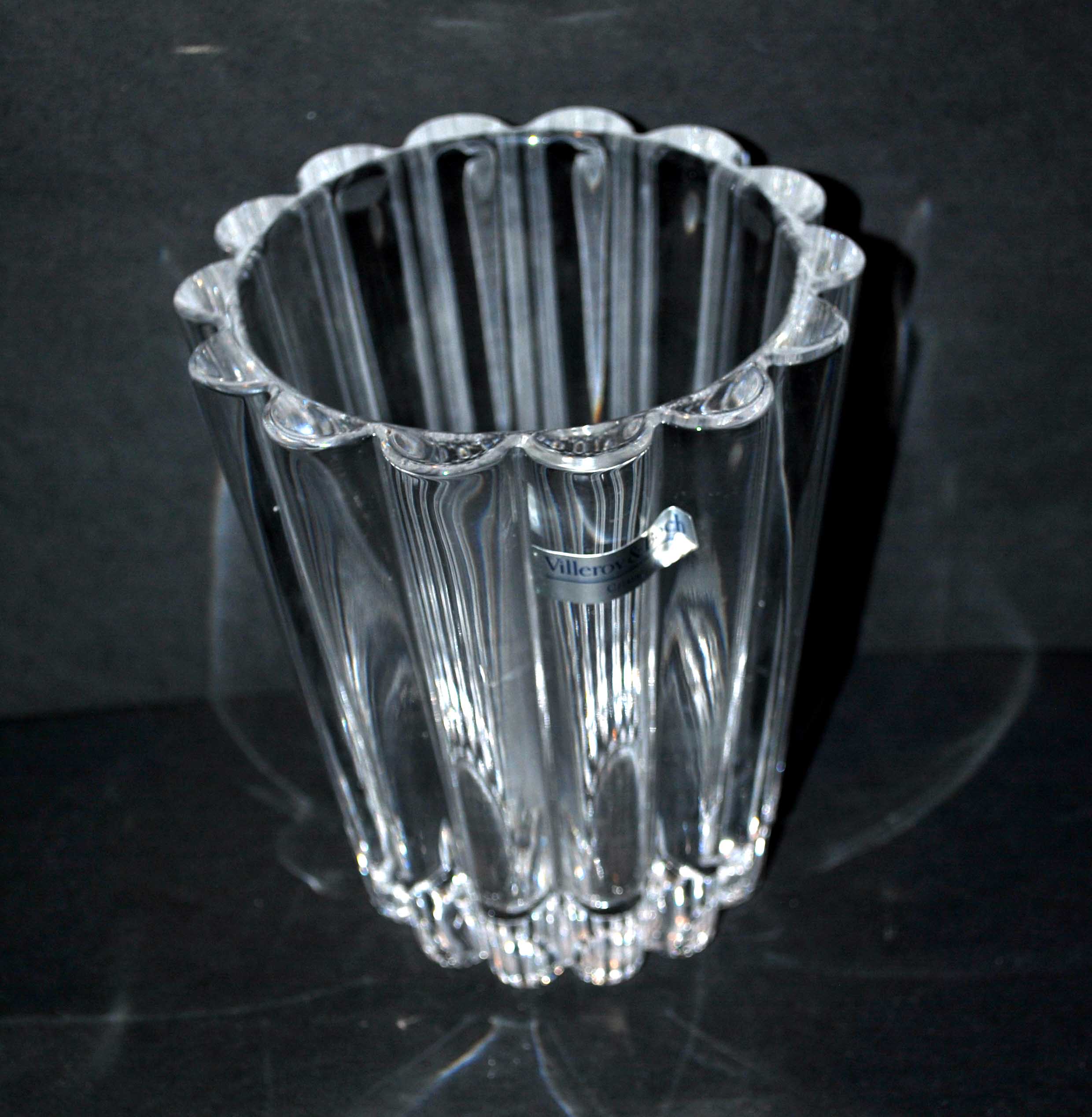 Villeroy & Boch vintage vase in ribbed molded crystal signed