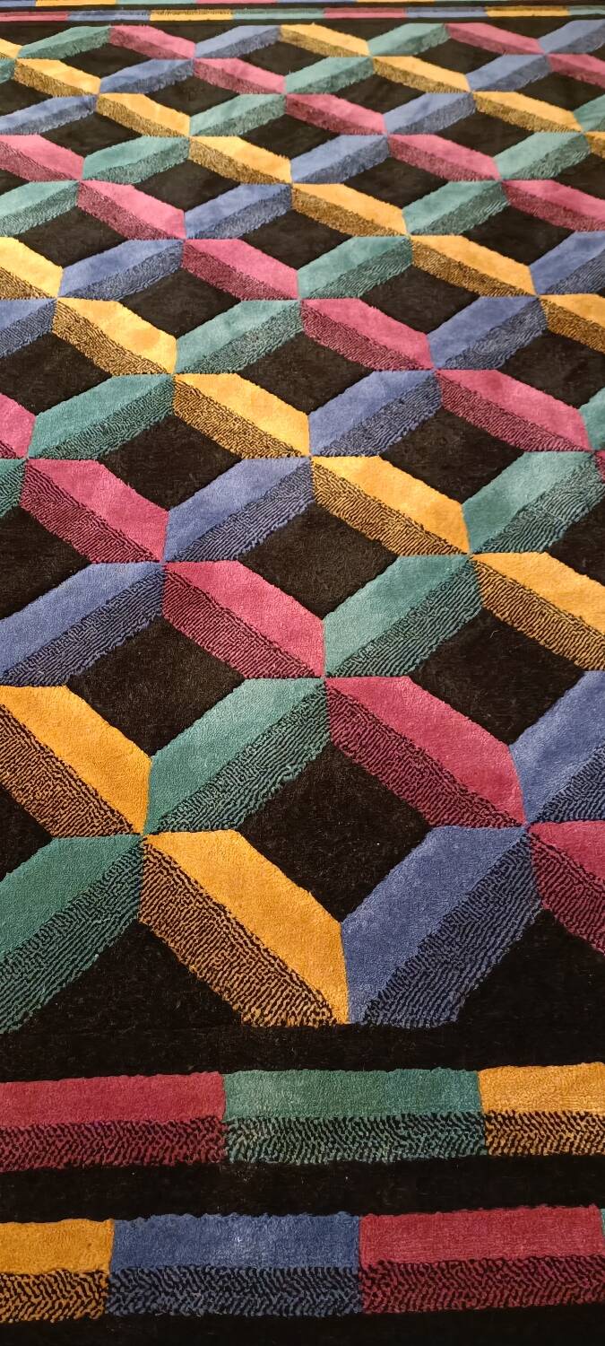 Vintage Missoni rug, model Palace.