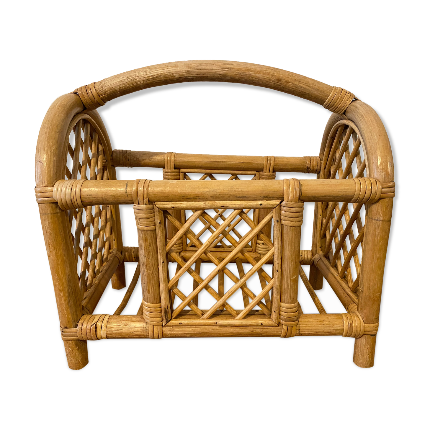 Rattan magazine door