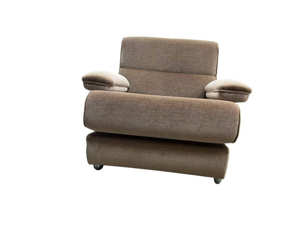 Beige vintage style lounge chair/armchair