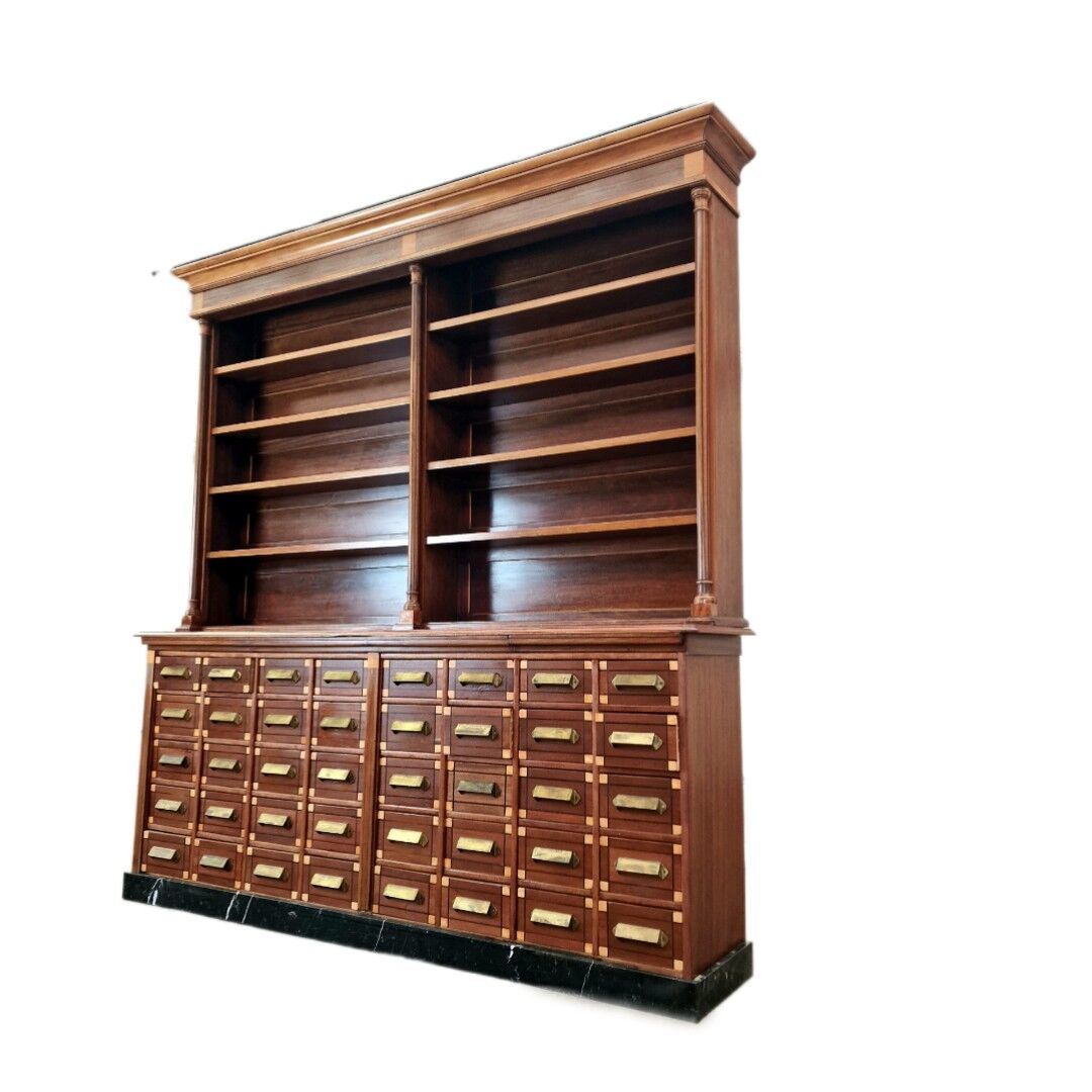 Grand cabinet d’apothicaire en acajou ancien, armoire de pharmacie Art Déco, bibliothèque