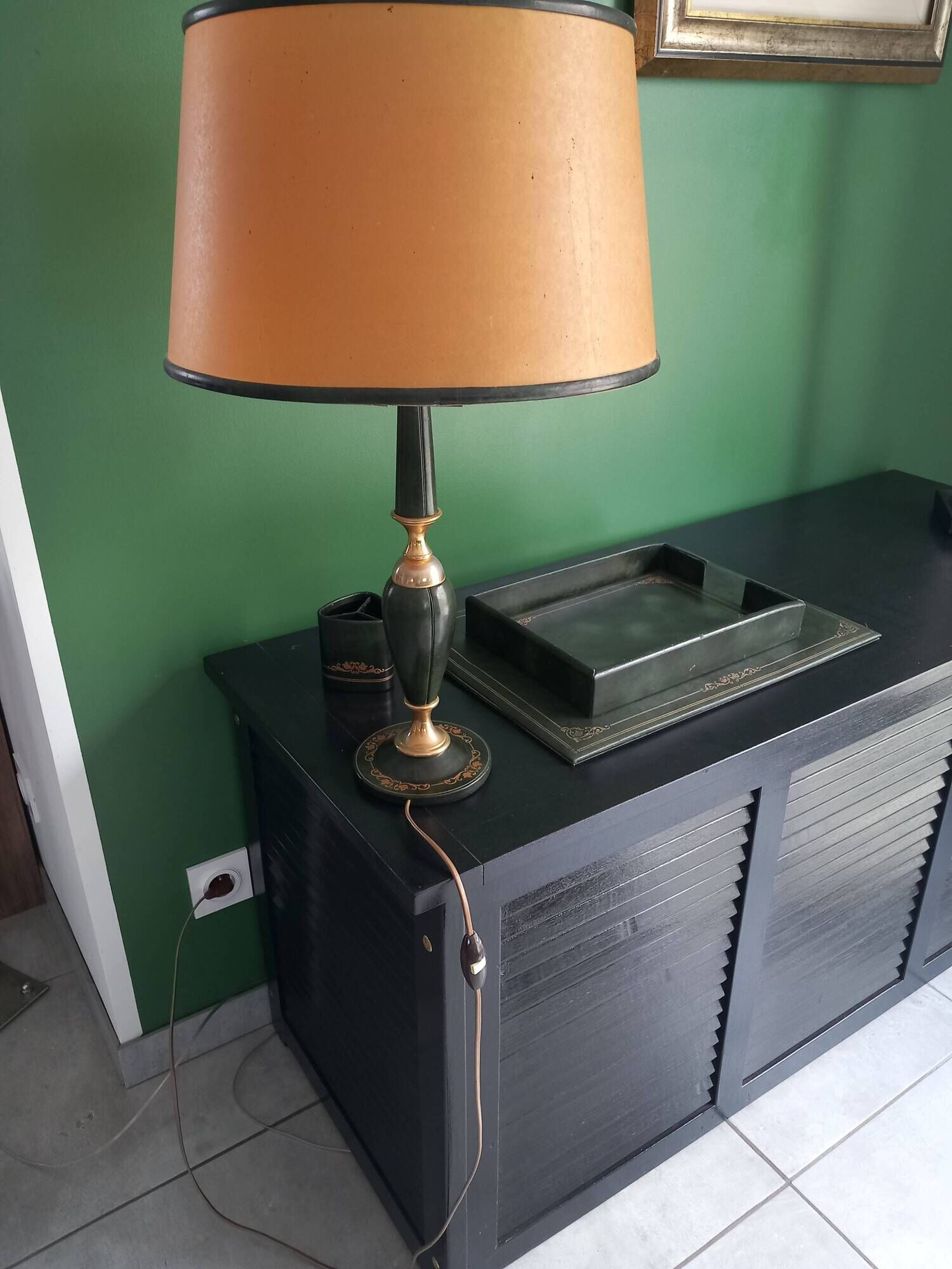 Lamp with accessories