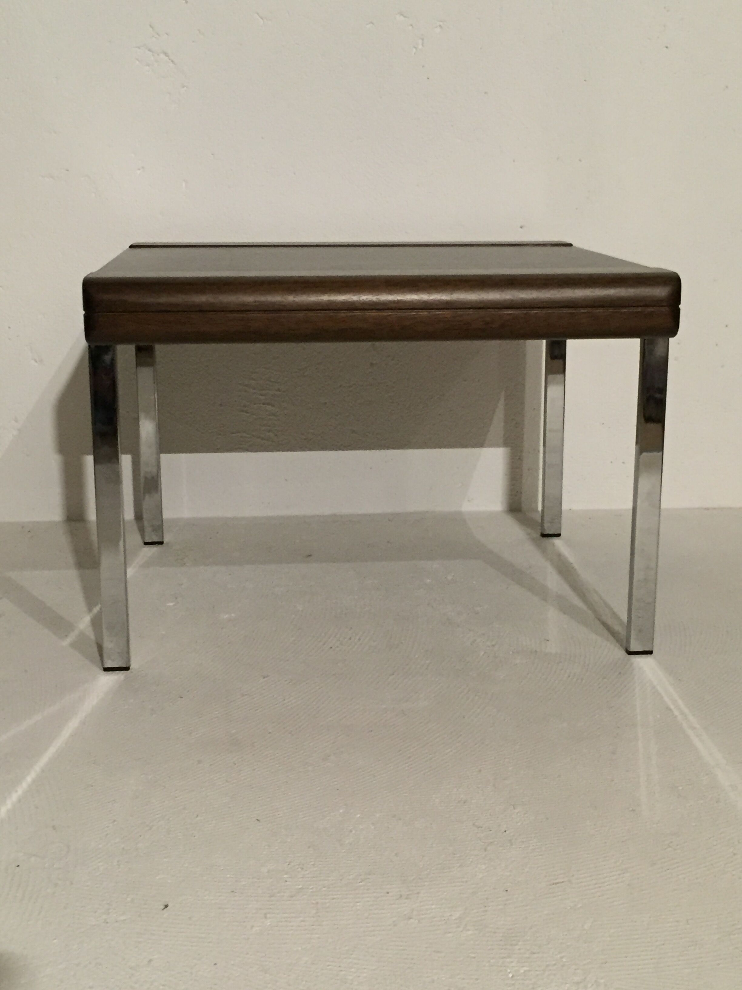 Girsberger square coffee table, Design Switzerland, 1981
