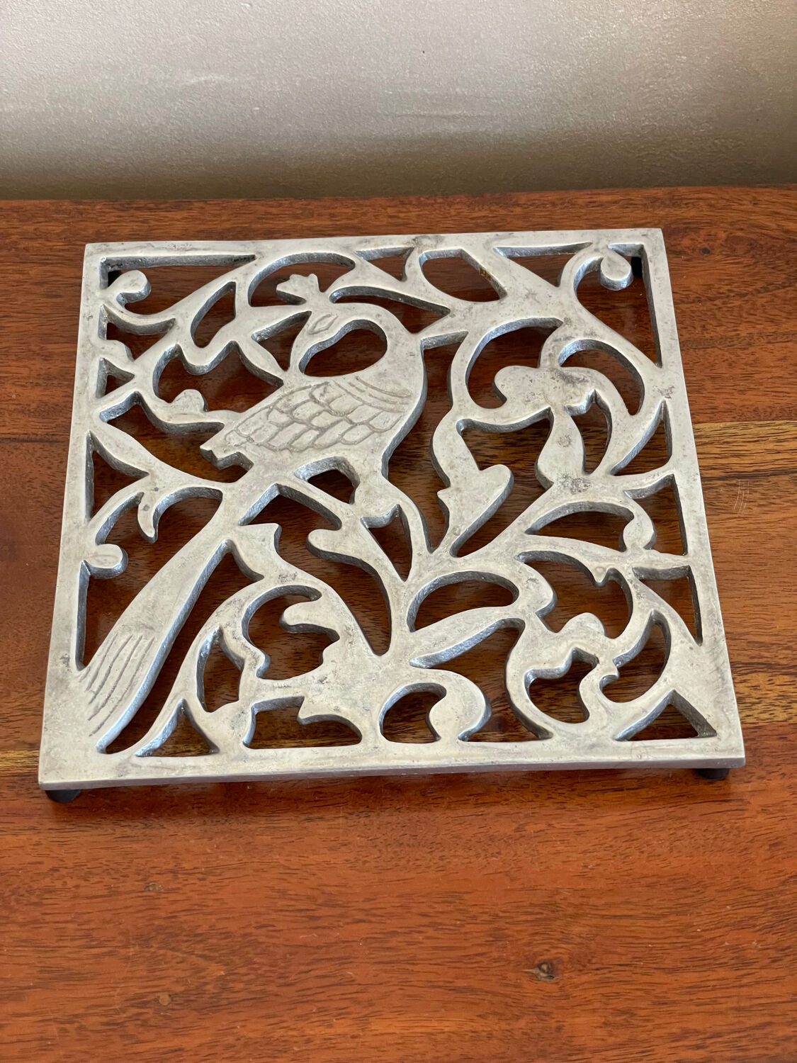 Aluminum peacock trifowl