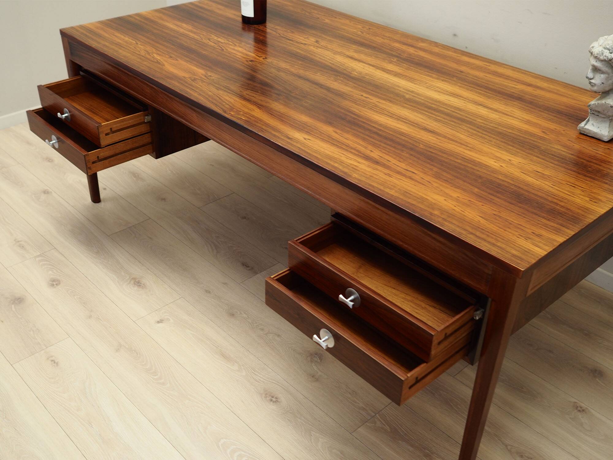Diplomate rosewood desk, 1970s, designer: Finn Juhl, France & Son