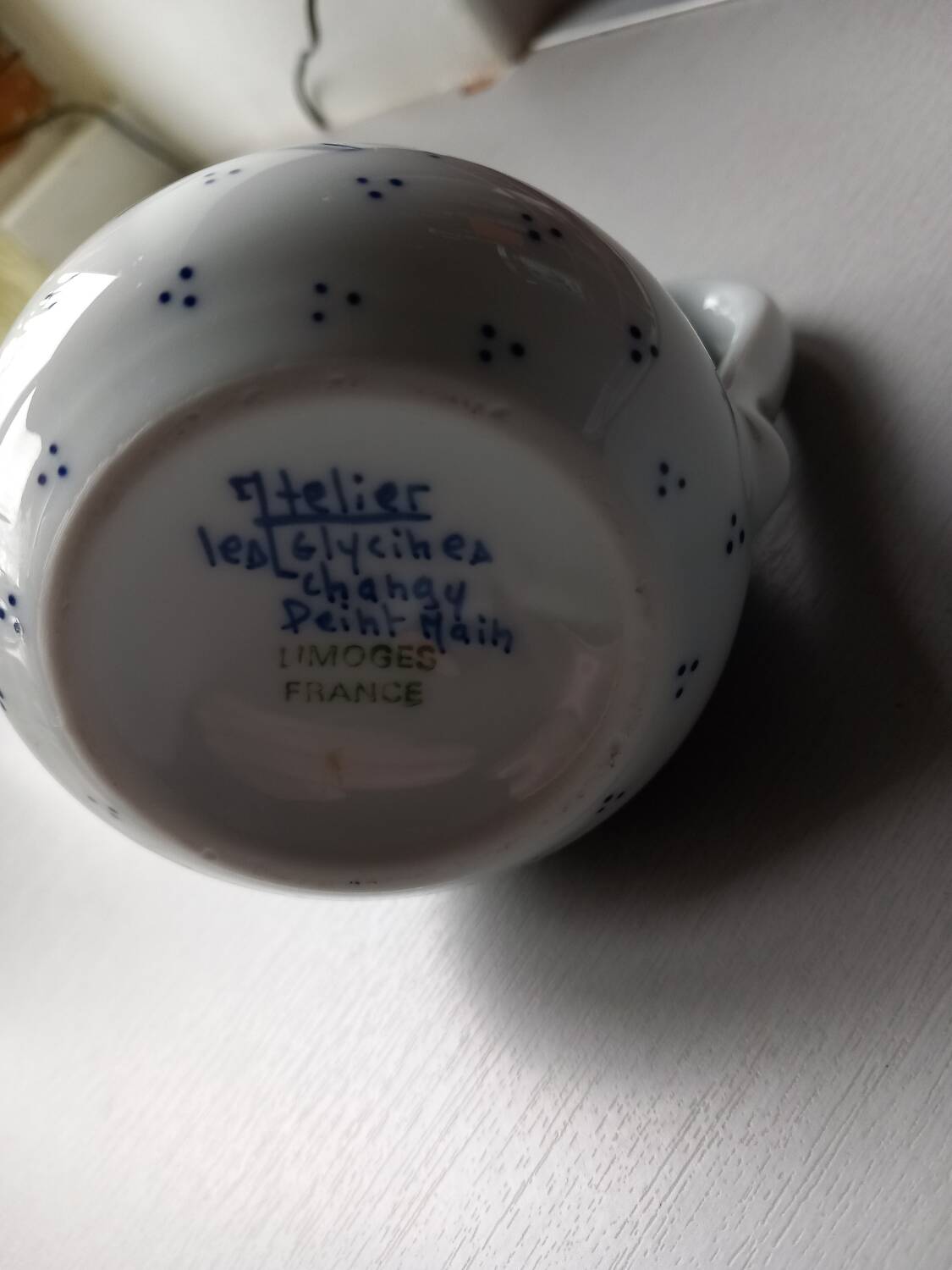 Petit pot à lait en porcelaine de Limoges