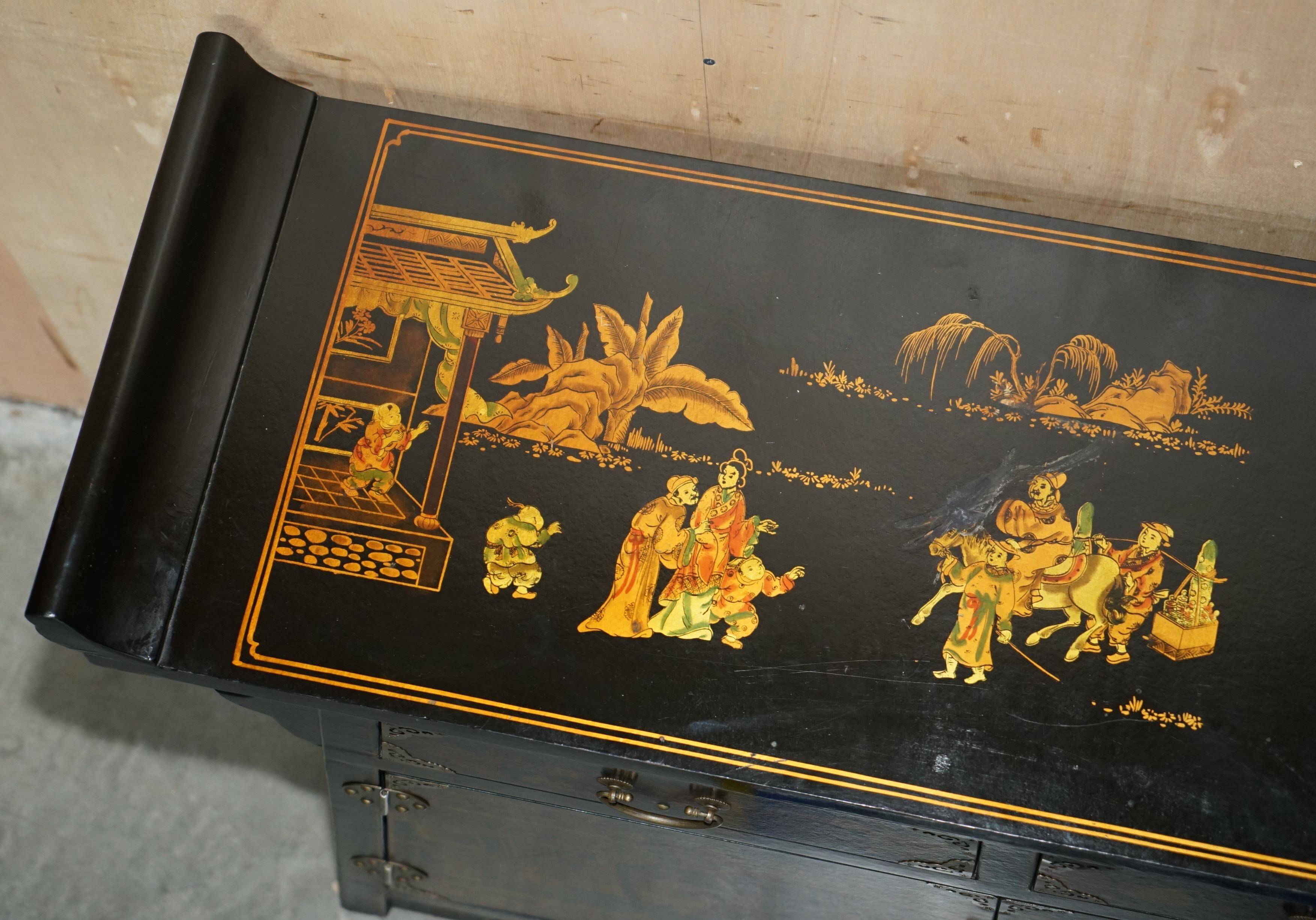 Chinese buffet mid-20th century pagoda temple style