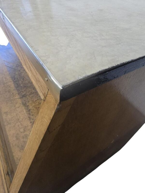 Vitrine de magasin vintage en bois / comptoir / vitrine
