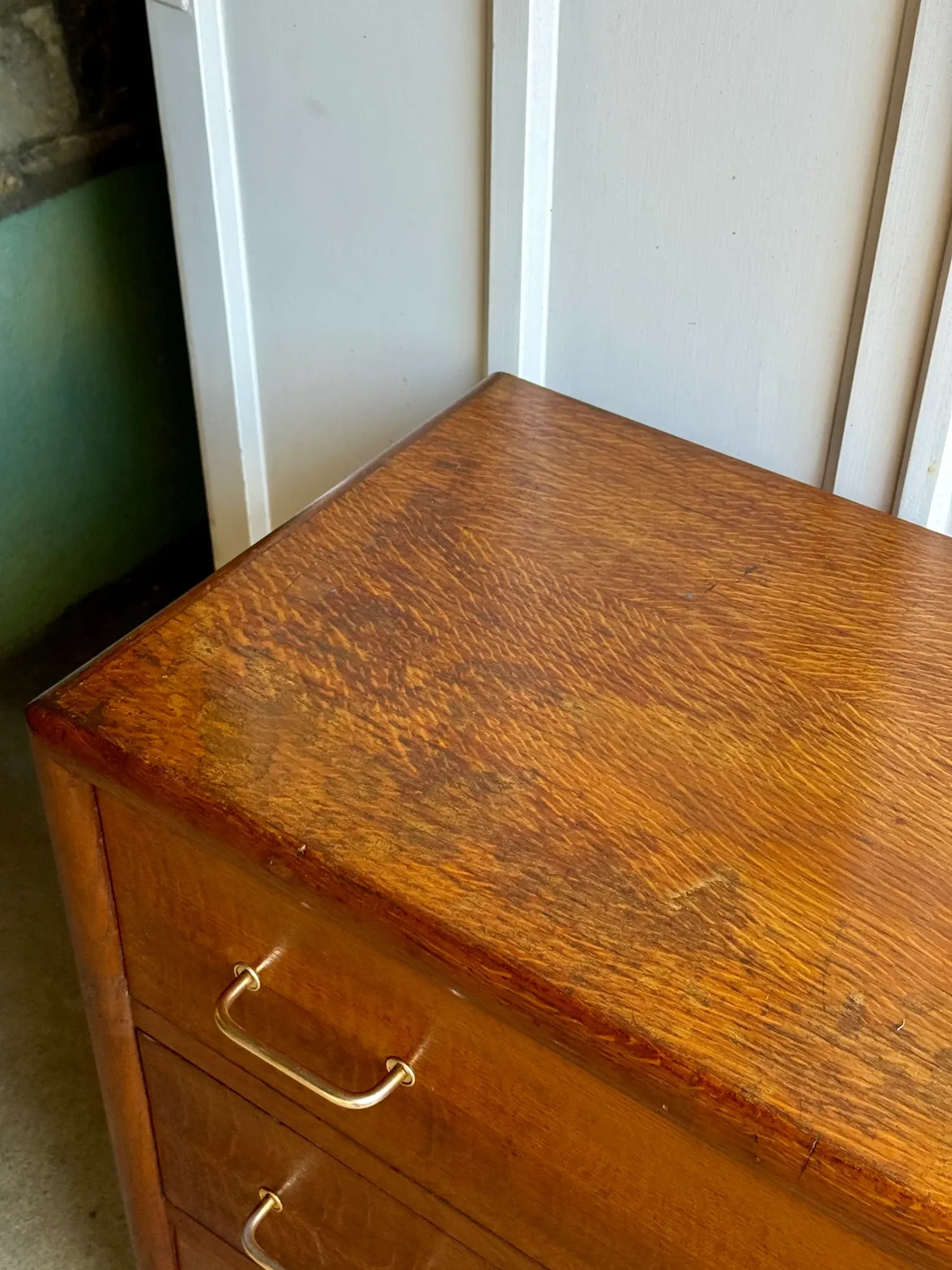 Vintage wooden chest of drawers with tapered legs - 1950s/60s