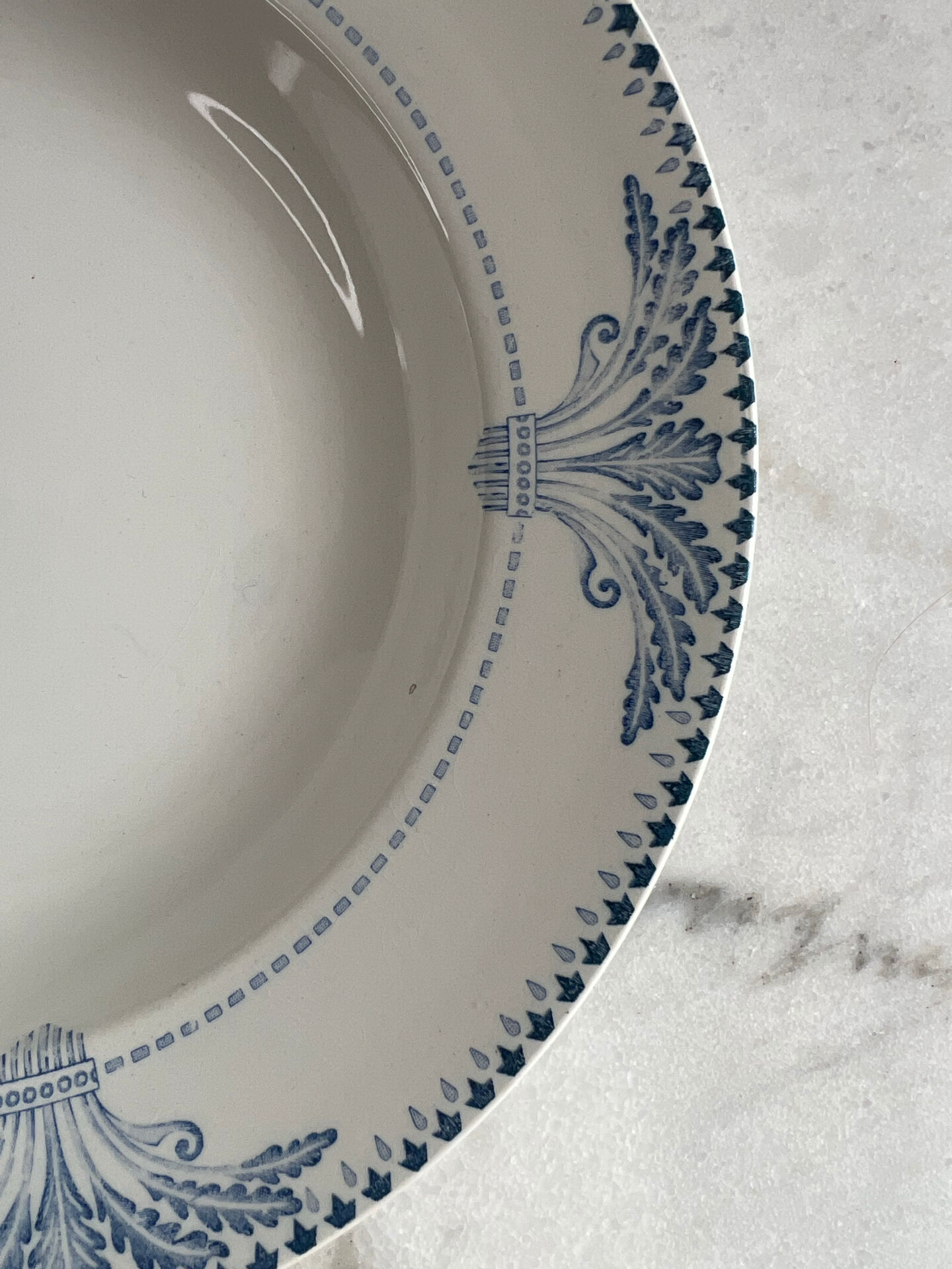 Assiette creuse Service Windsor Creil et Montereau 24cm