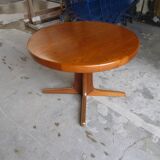 Scandinavian round table