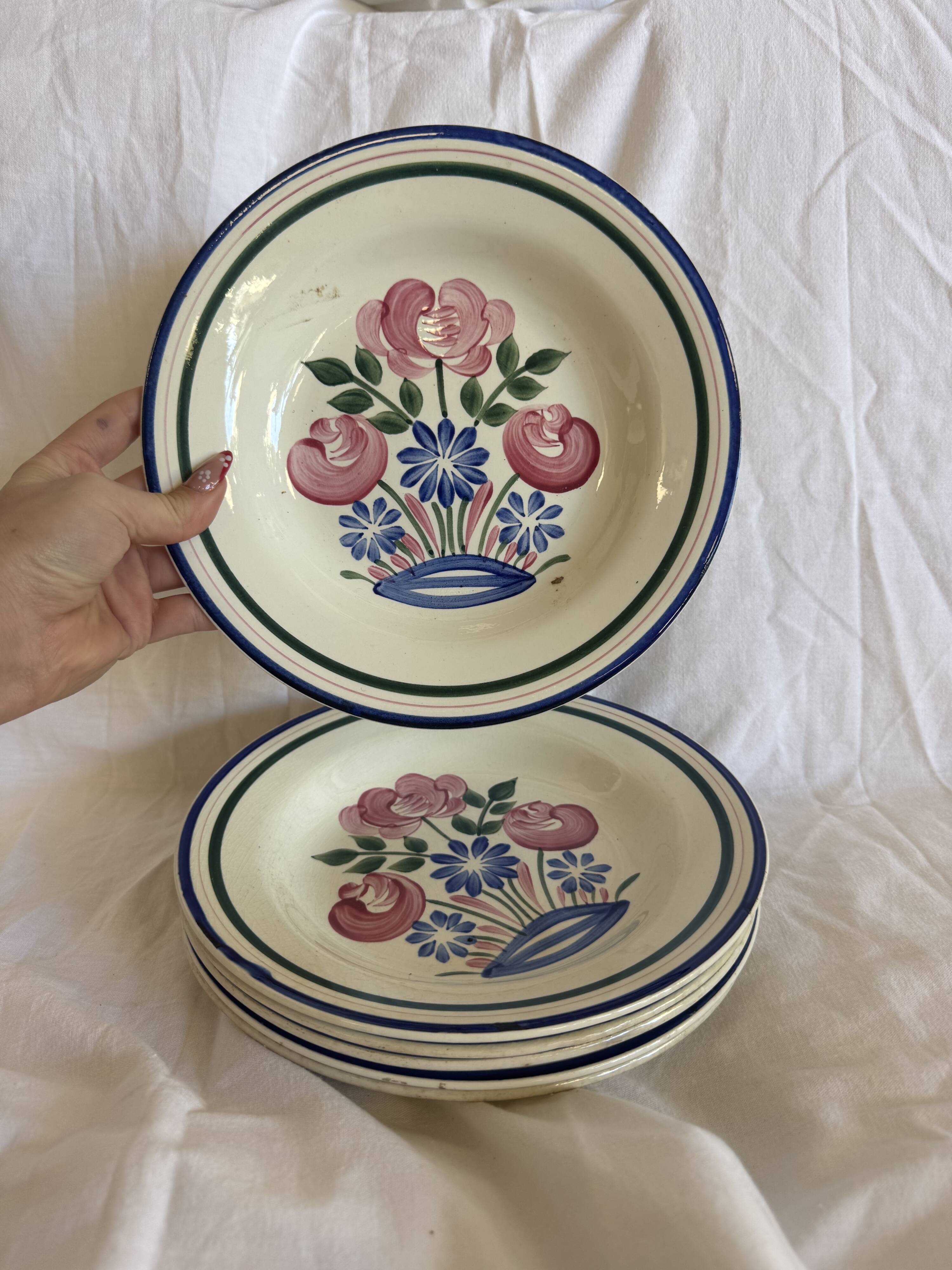 Assiettes creuses à fleurs