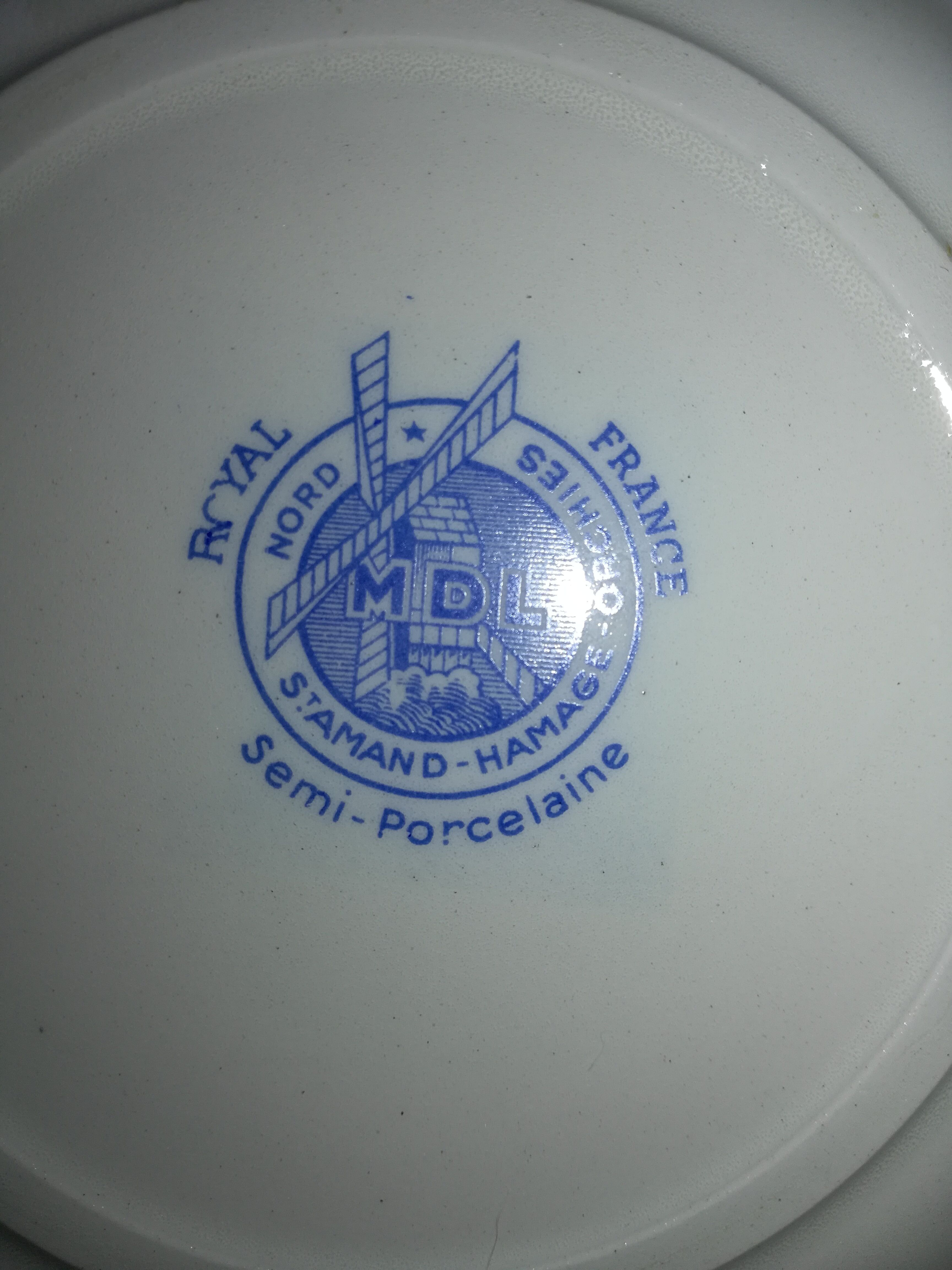 12 St Amand dessert plates