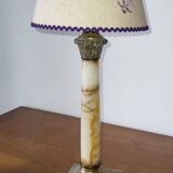Lampe à poser en marbre et laiton
