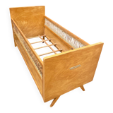 Lit vintage pour enfant - en rotin et bois - 1960