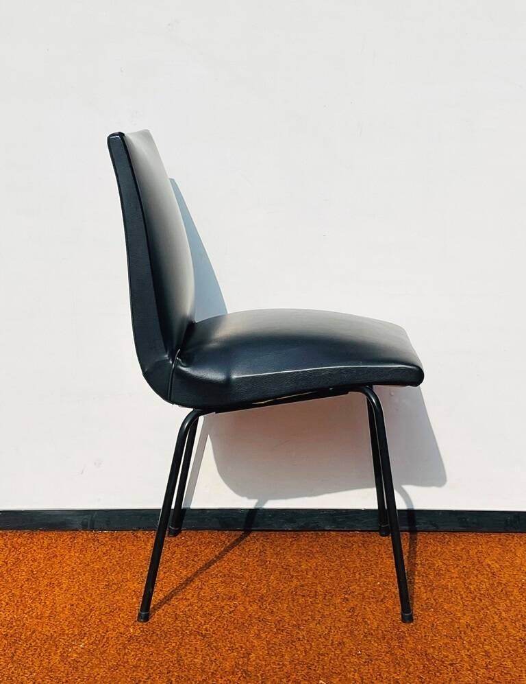 Pair of 'Robert' chairs by Pierre Guariche for Meurop