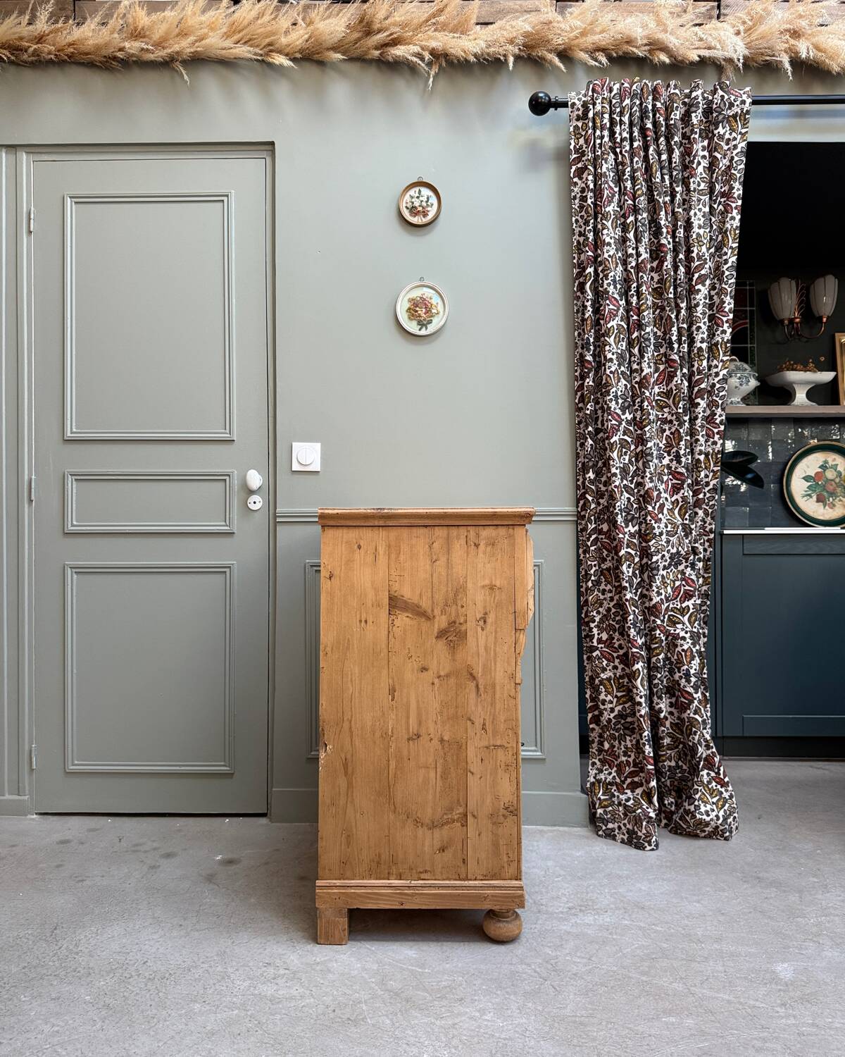 English jam cupboard in solid pine (renovated)