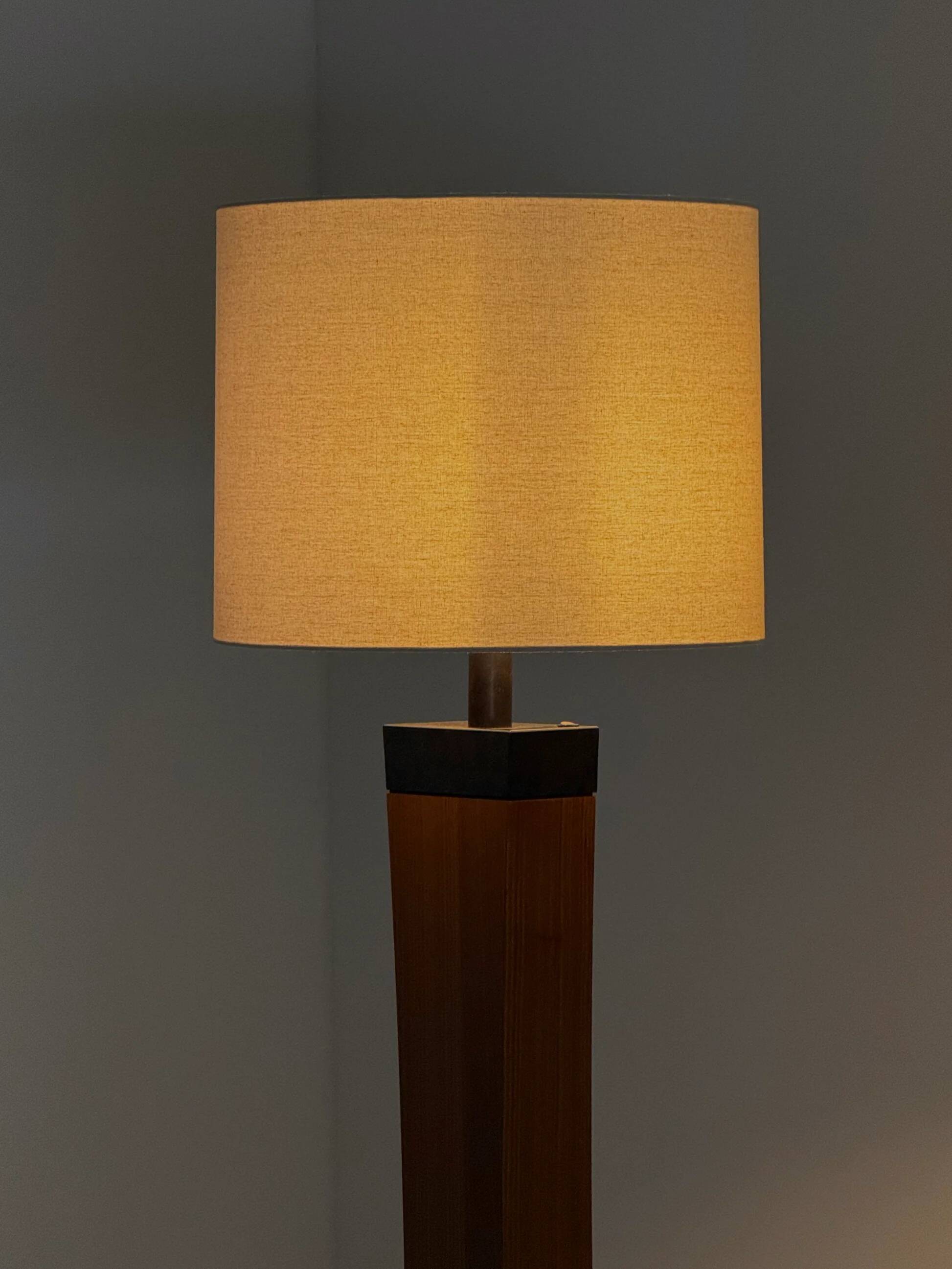 Lampe de sol en teck des années 50 italienne