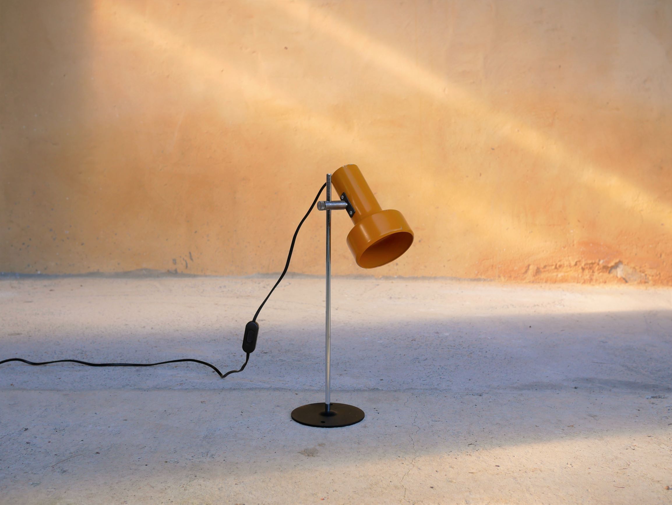 Vintage Starlux metal desk lamp