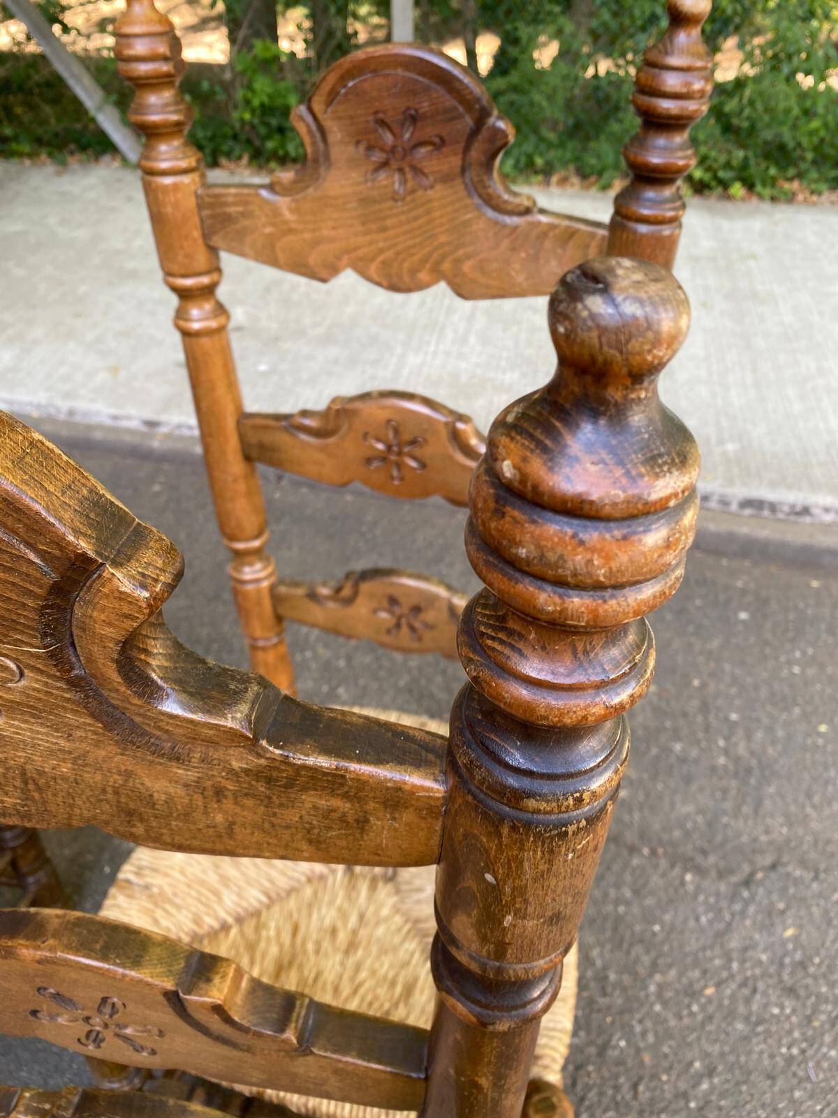Set of 5 or 4 chic rustic traditional dining chairs with rush seats.