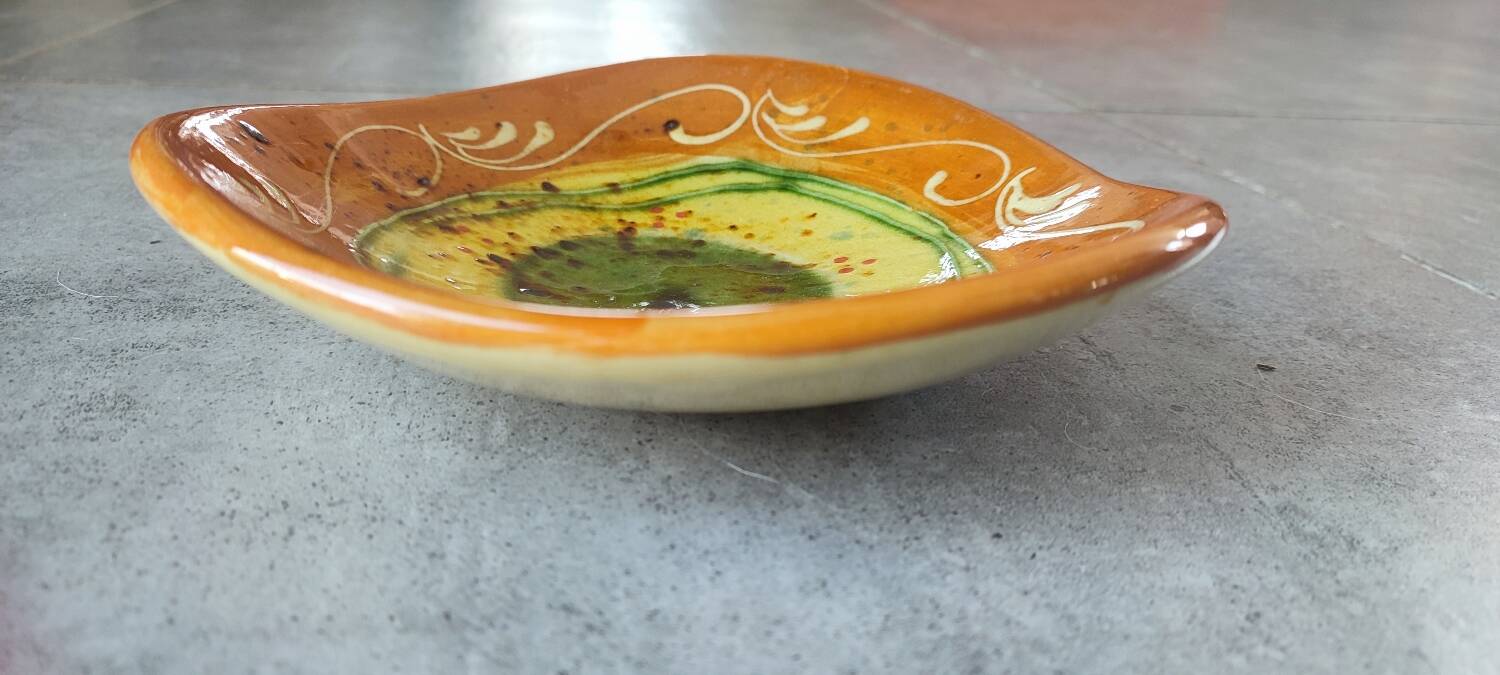 Vintage ceramic pocket emptier signed