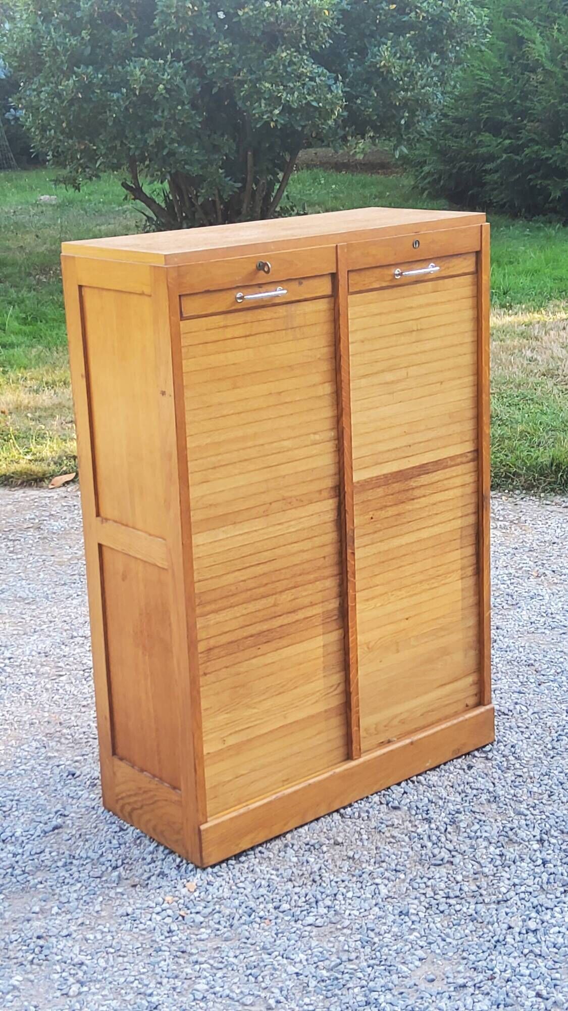 Curtained filing cabinet in golden blond oak 2 columns from the 1950s