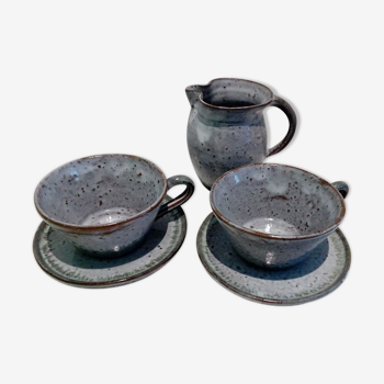 Tasses et pot à lait en grès