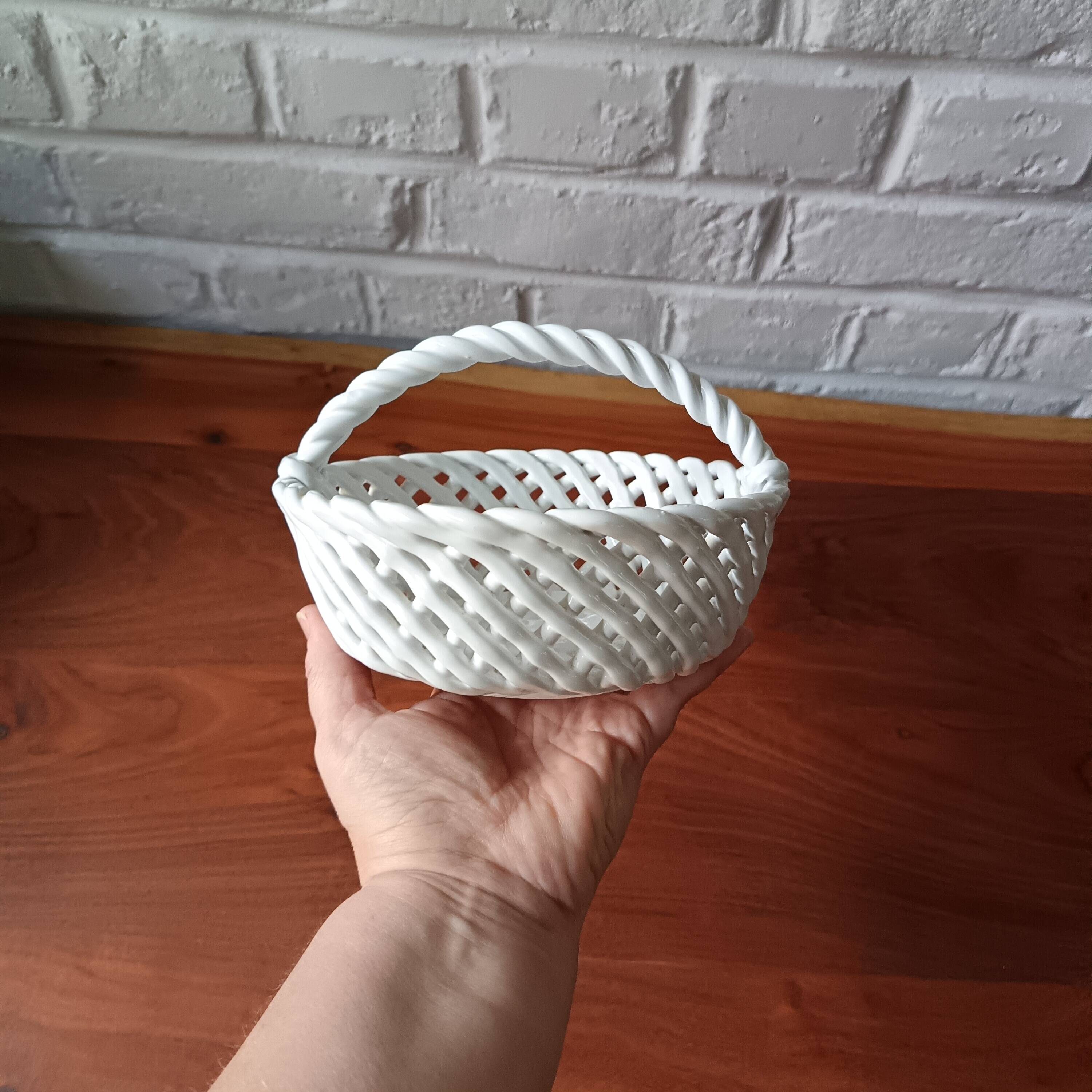 Small white twisted ceramic basket